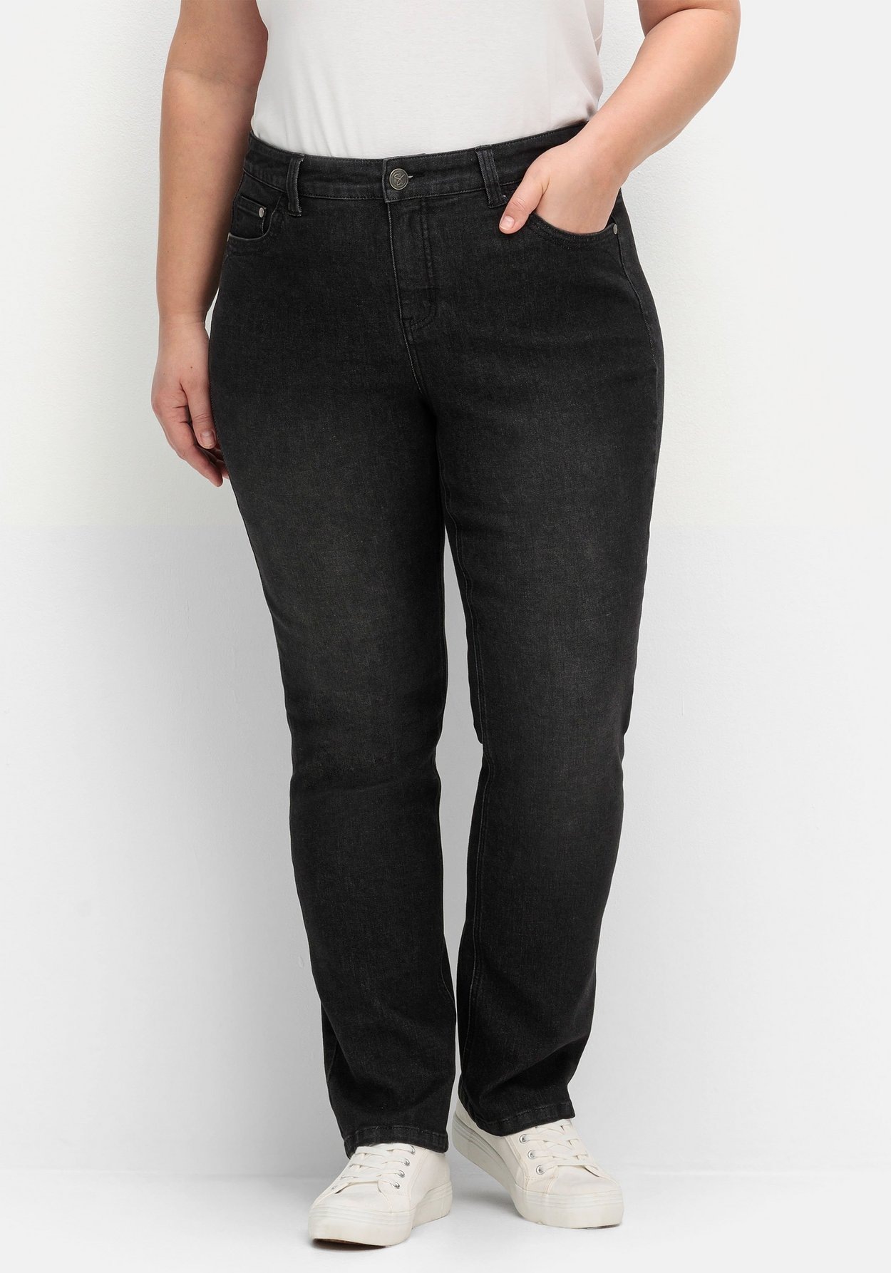 Sheego Stretch-Jeans »Gerade Jeans mit funktionellen TruTemp365® Fasern«, mit funktionellen TruTemp365® Fasern