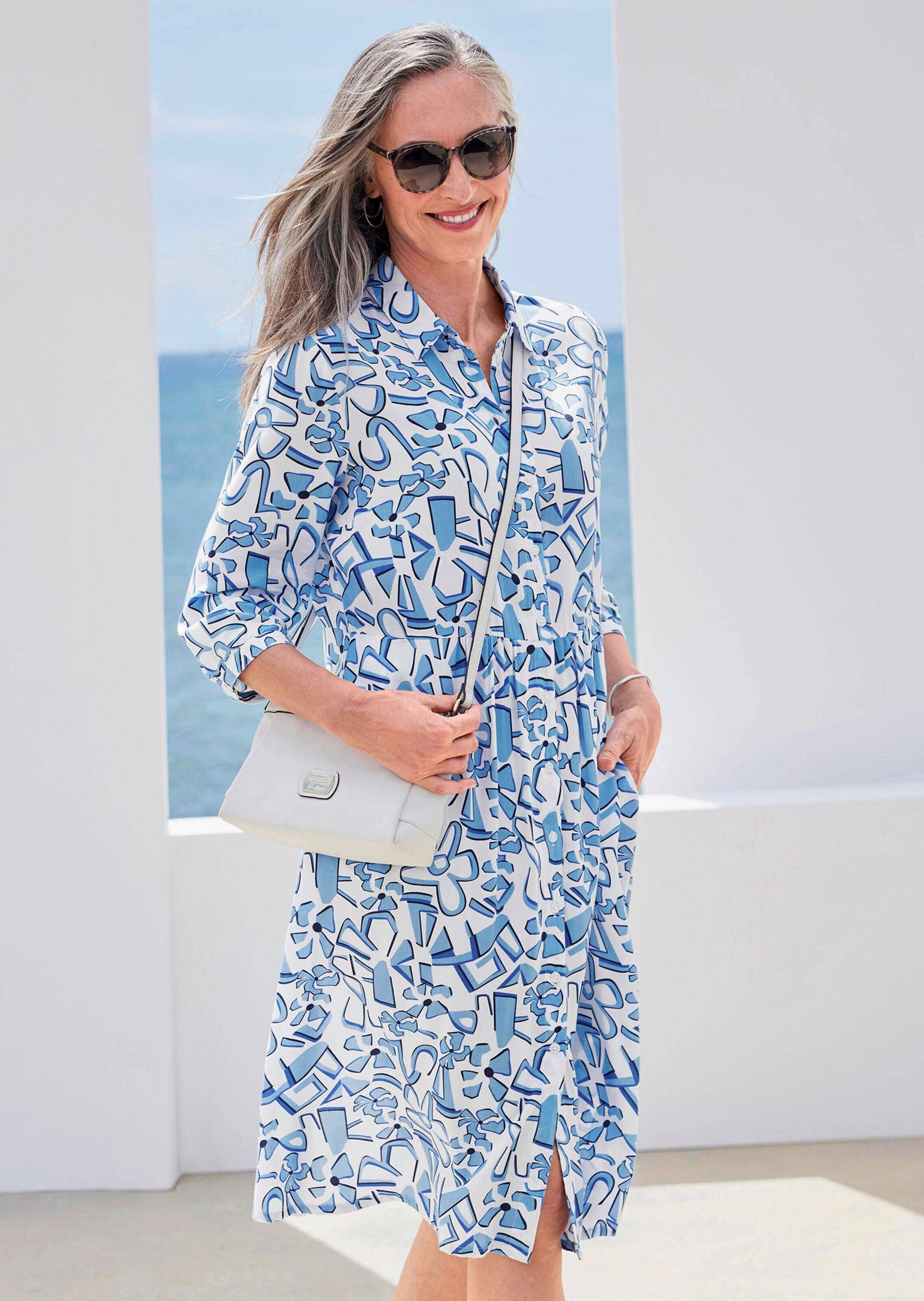 GOLDNER Sommerkleid »Kurzgröße Grafisches Hemdblusenkleid mit Taschen« Taschen in der Seitennaht