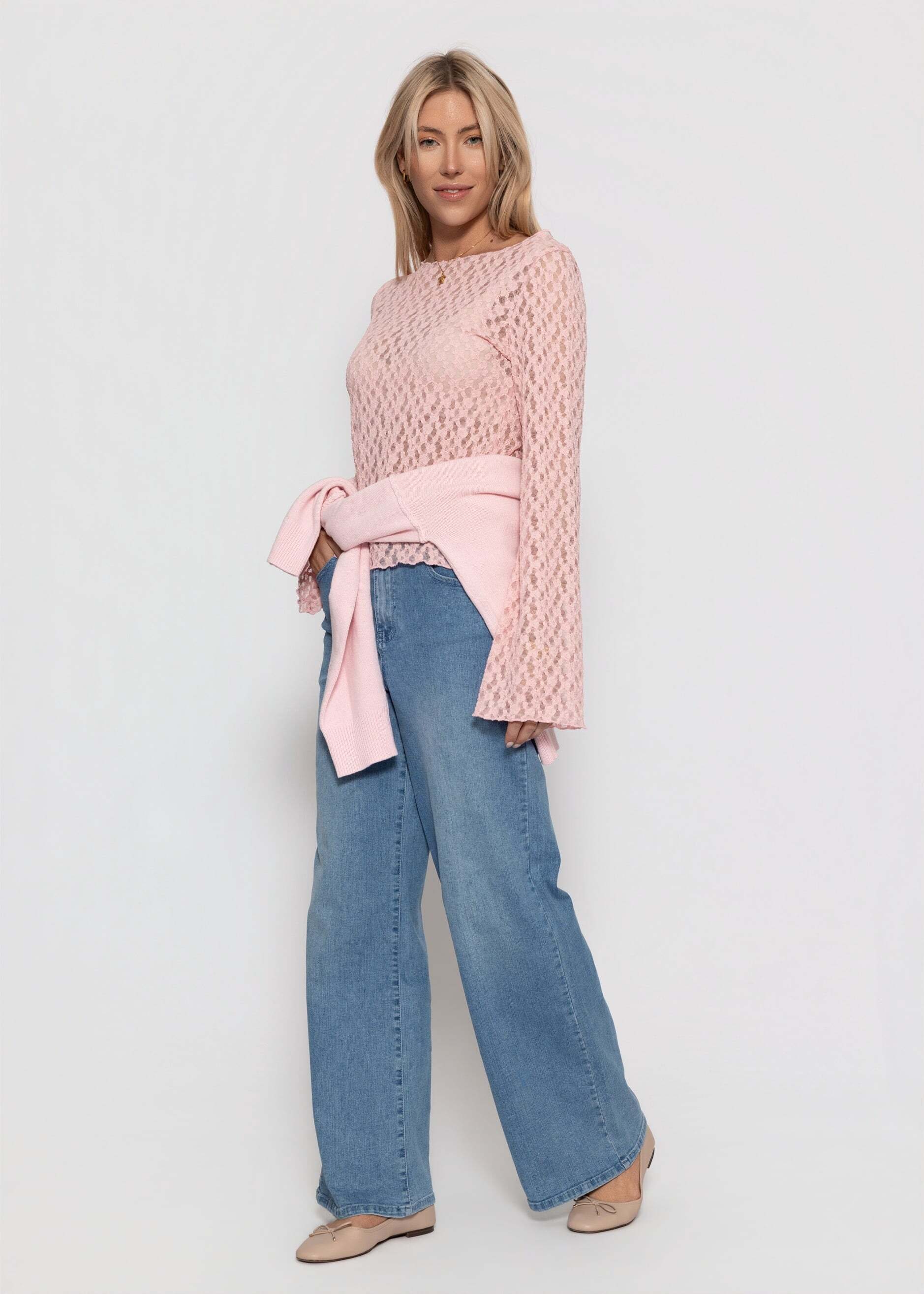 SASSYCLASSY Langarmshirt »Langarm Spitzenshirt mit weiten Ärmeln« Elegantes Langarmshirt mit floralem Muster in leichter Transparenz