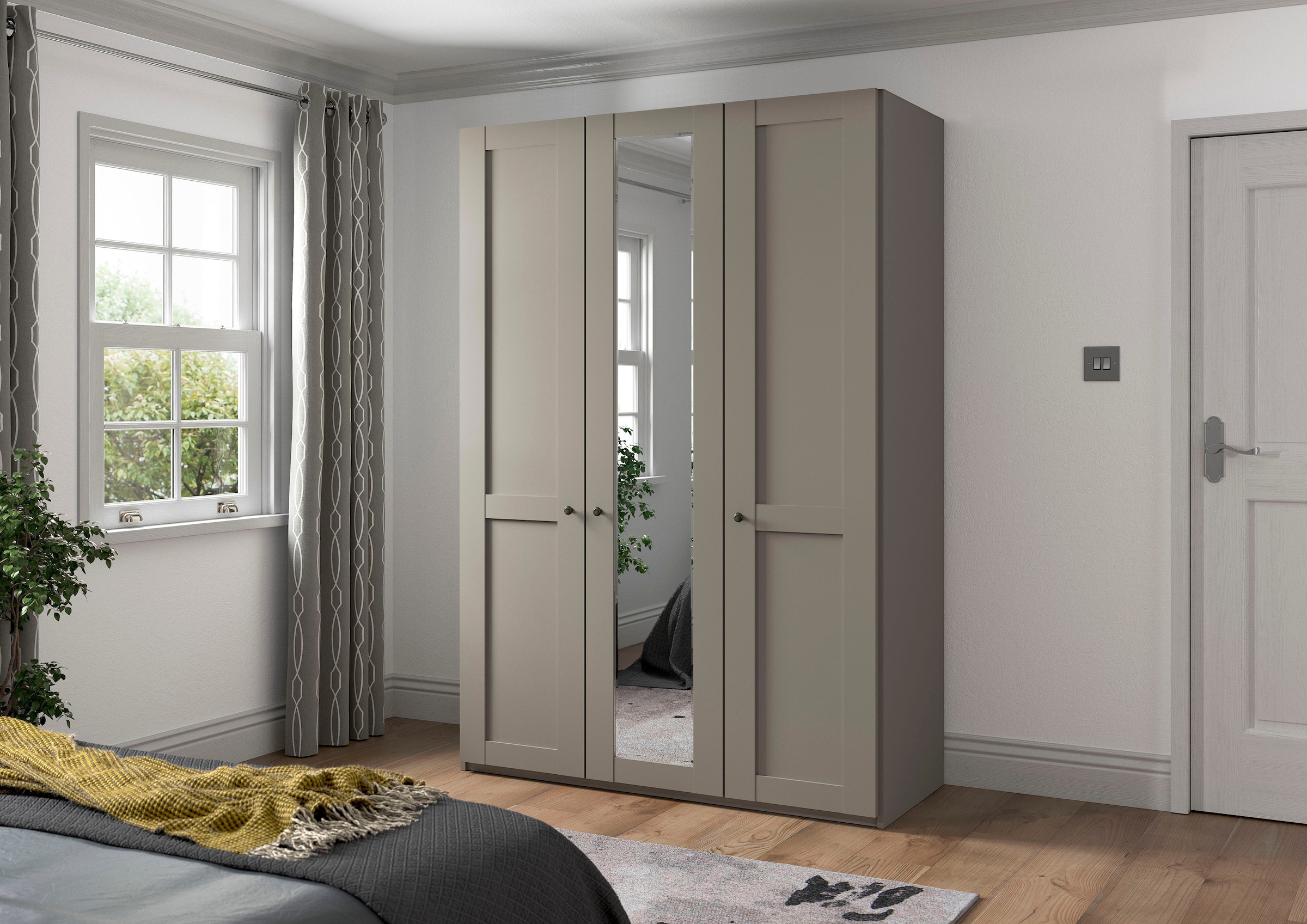 WIEMANN Kleiderschrank »Göteborg, mit 95° Öffnungswinkel, Made in Germany« inkl. Spiegel und Türendämpfung, moderner Landhausstil