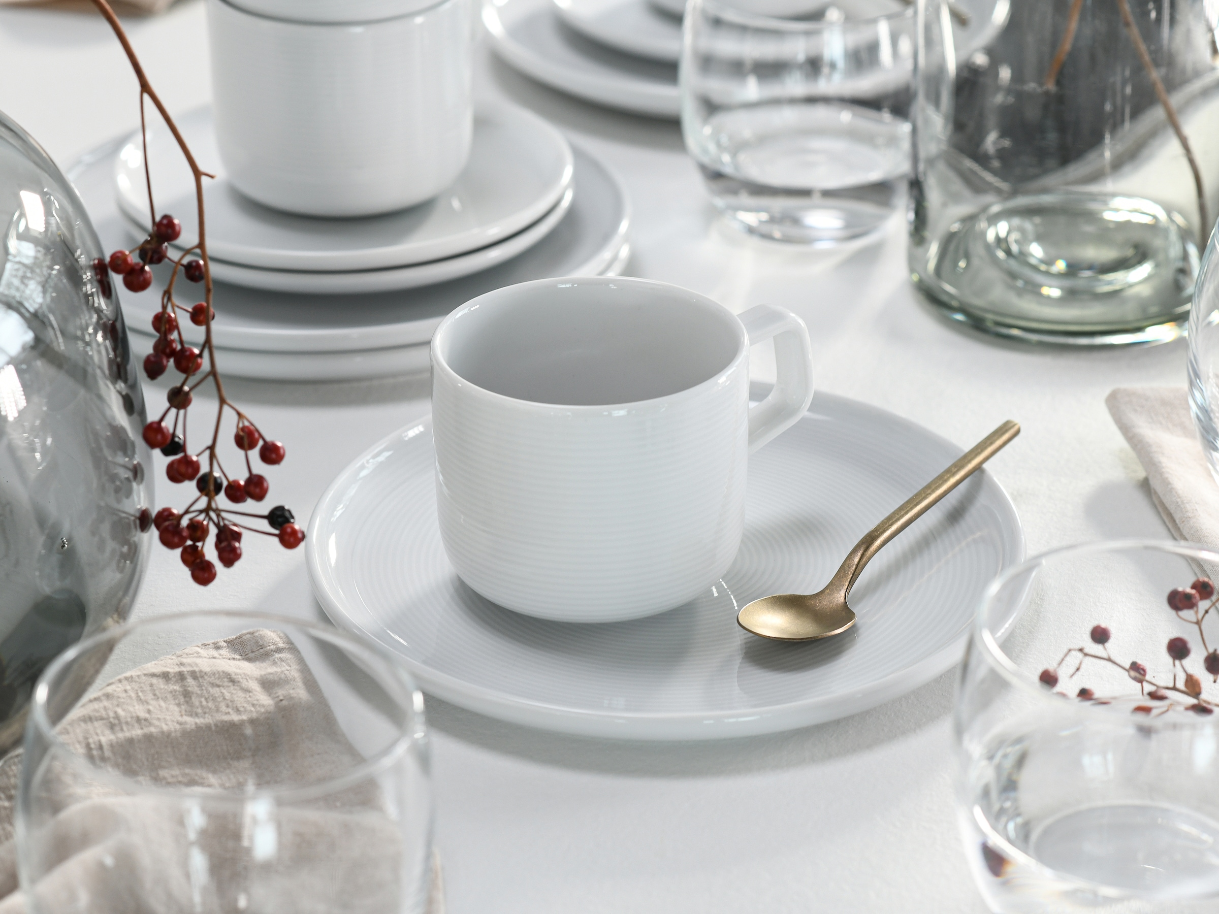CreaTable Kaffeeservice »Session, Service, 18-tlg.« Teller ohne Fahne mit großem Spiegel, Elegantes Rillenrelief