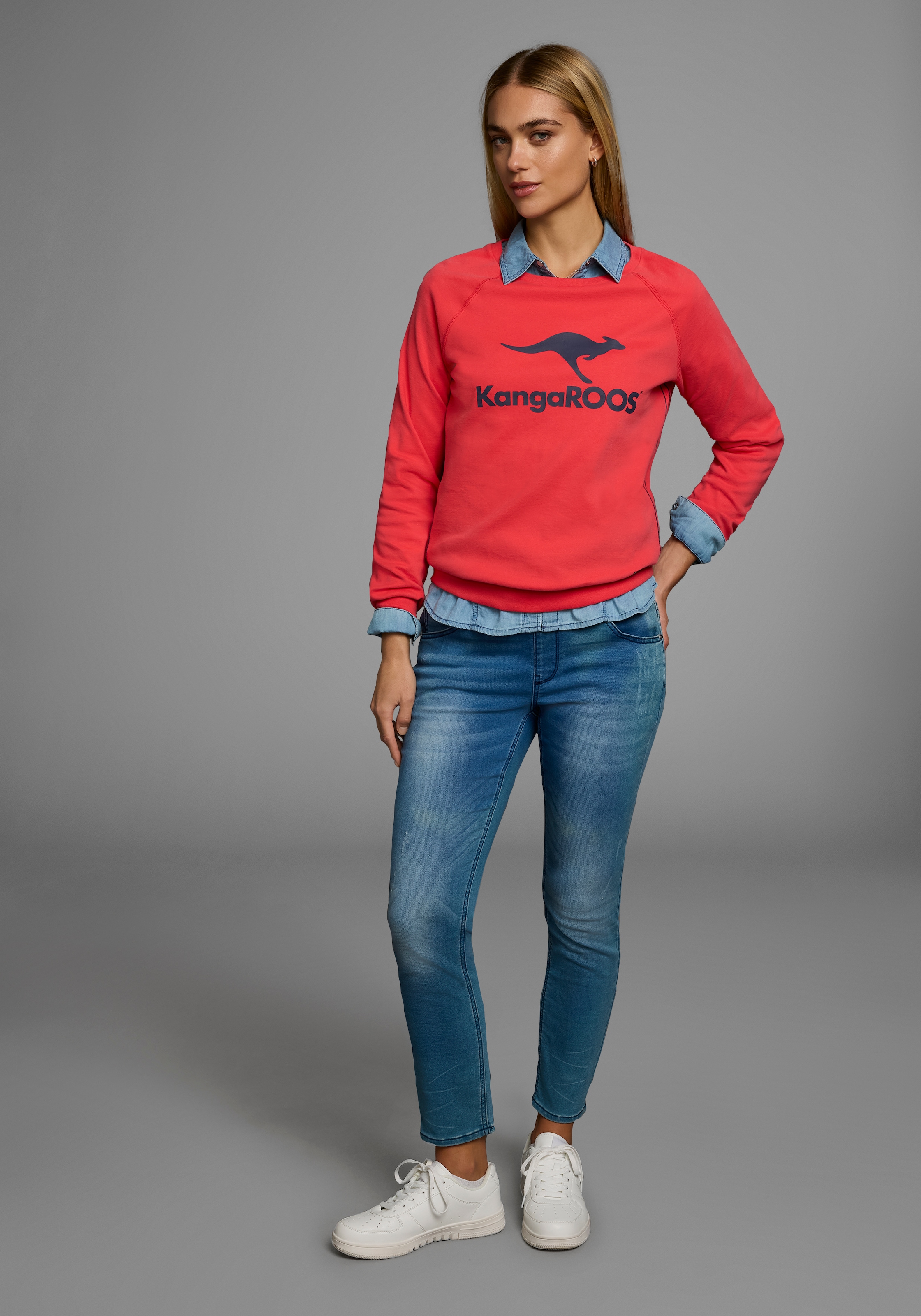 KangaROOS Sweatshirt, Langarm, figurumspielender Schnitt, mit Print, Rundhalsausschnitt