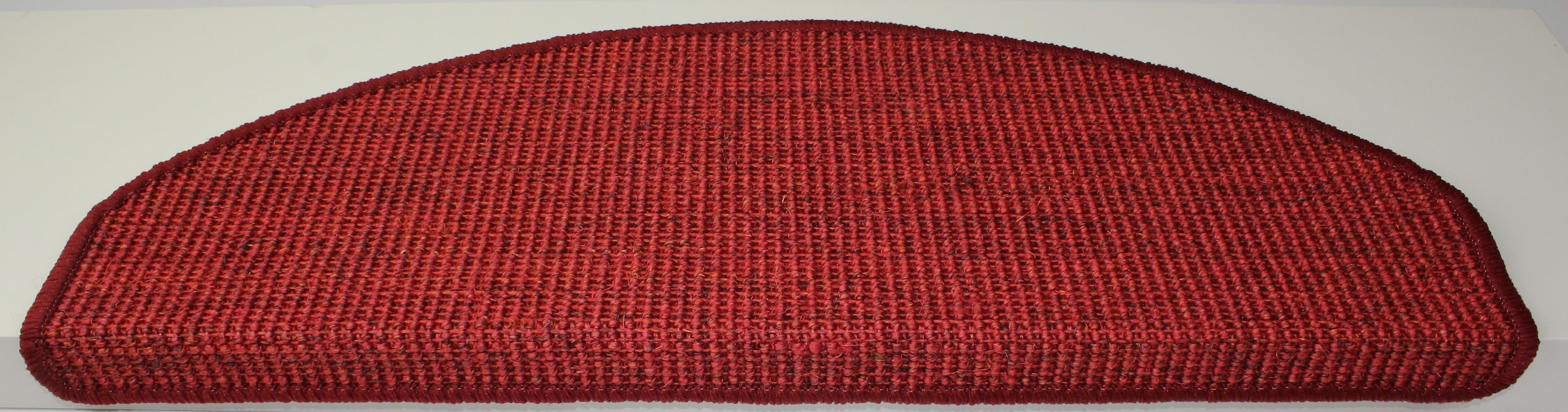 Dekowe Stufenmatte »Mara S2«, halbrund, 5 mm Höhe, 100% Sisal, große Farbauswahl, selbstklebend, auch als Set 15 Stück