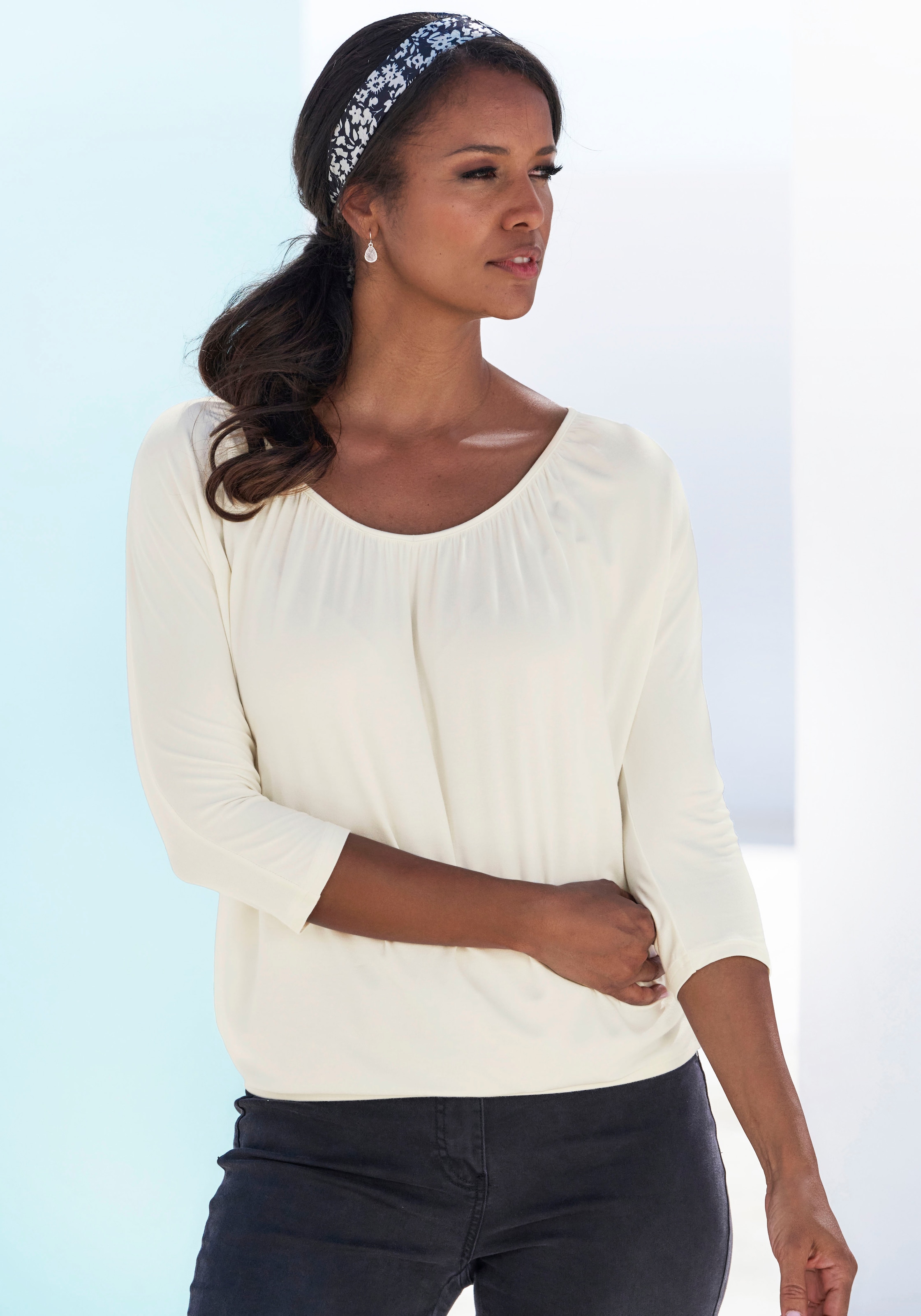 LASCANA 3/4-Arm-Shirt »mit zarter Raffung am Ausschnitt«, aus weichem Viskose-Stretch