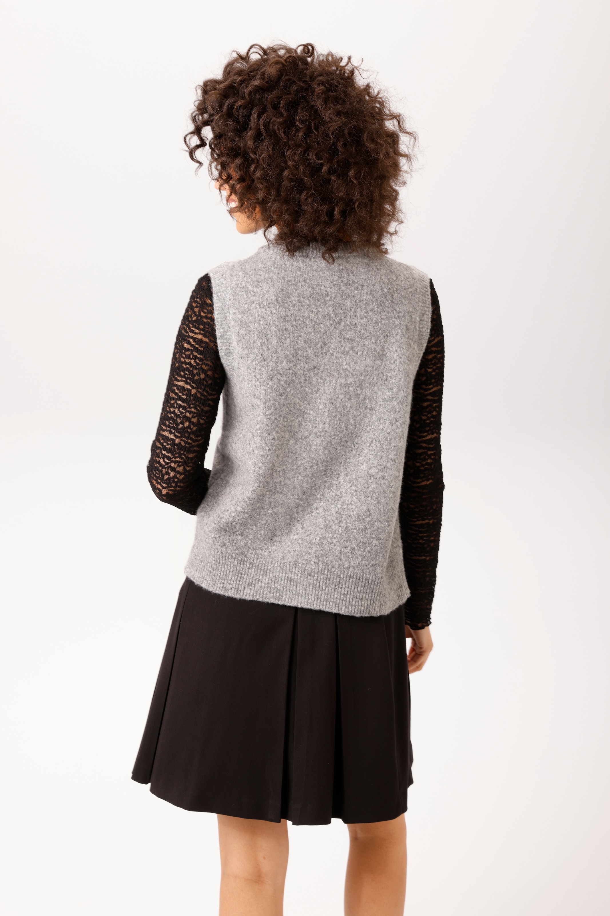 Aniston CASUAL Strickweste mit dekorativen Knöpfen zu schließen - NEUE KOLLEKTION