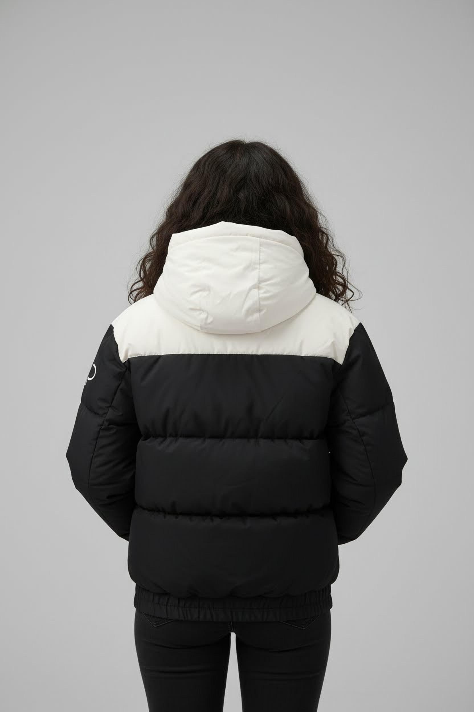 CMP Winterjacke 1 Stk. tlg. mit fester Kapuze, leichtes Material, sportlicher Stil