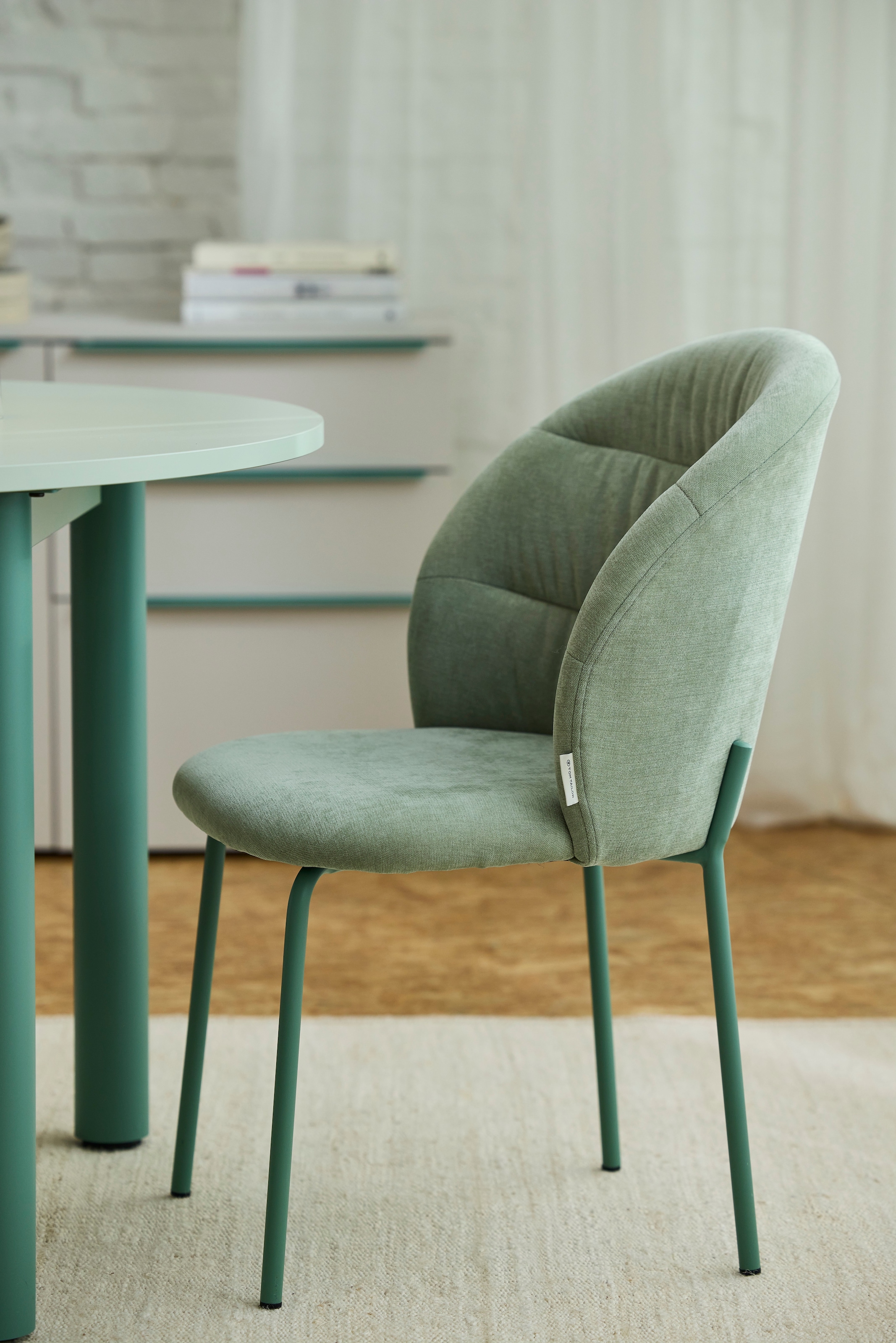 TOM TAILOR HOME 4-Fußstuhl »LEAF CHAIR«, (Set), 2 St., Chenille, 4-Fußgestell, Raffung in der Rückenlehne