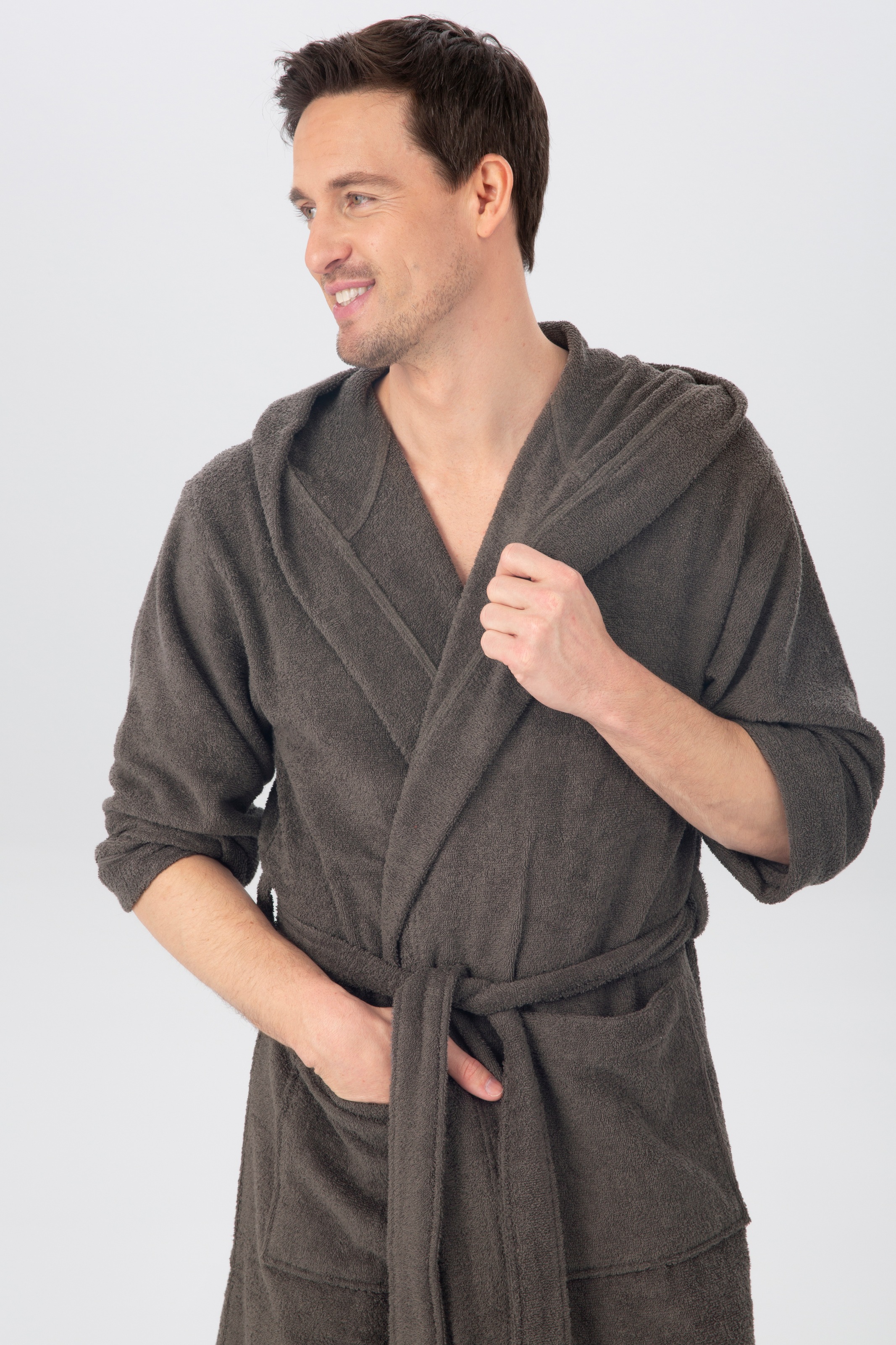 my home Unisex-Bademantel »Sanremo, ideal für Sauna & Spa, Hotelbademantel, Morgenmantel«, (1 St.), mit Taschen, Damen & Herren Bademäntel, S-3XL