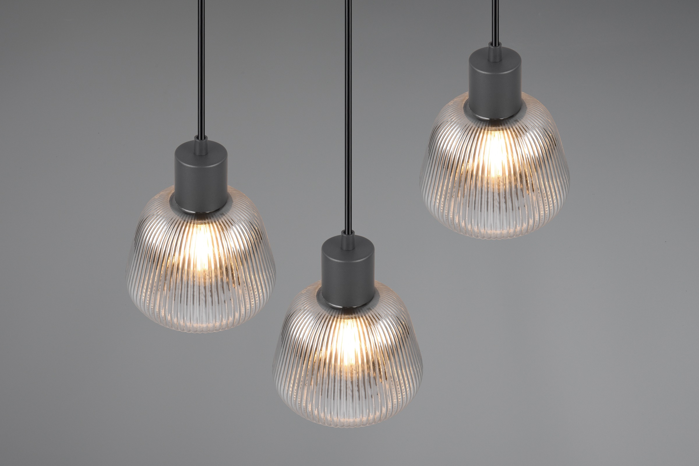 TRIO Leuchten Pendelleuchte »TARIFA, 3-flammige Hängeleuchte exkl 3xE27 max 25W, Glas Hängelampe« E27 1 Stk. warmweiß - kaltweiß höhenverstellbar max 150cm Glas in Riffeloptik und leicht verspiegelt
