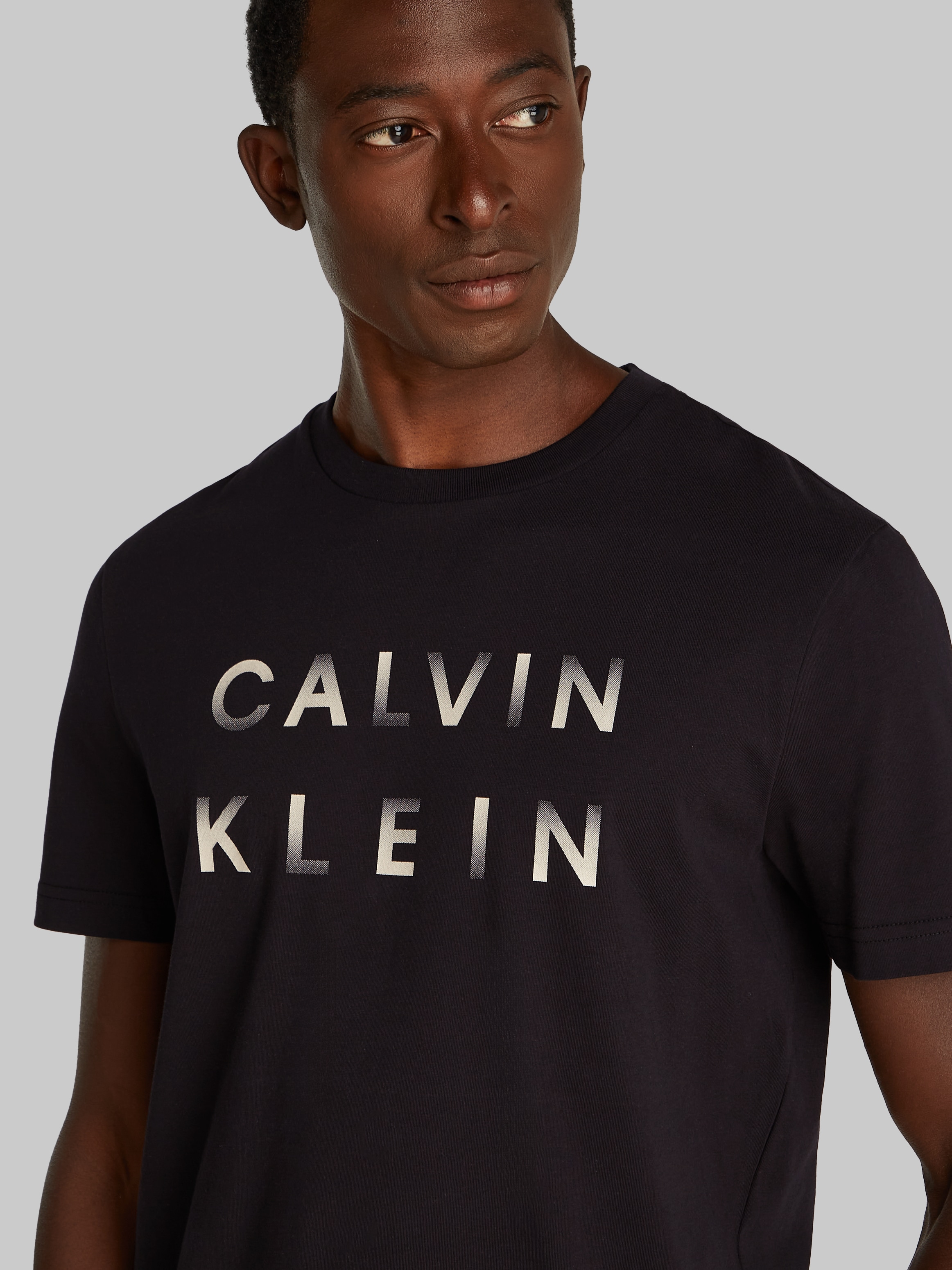 Calvin Klein T-Shirt »CP-ENLARGED LOGO T-SHIRT«, mit Logo auf der Brust