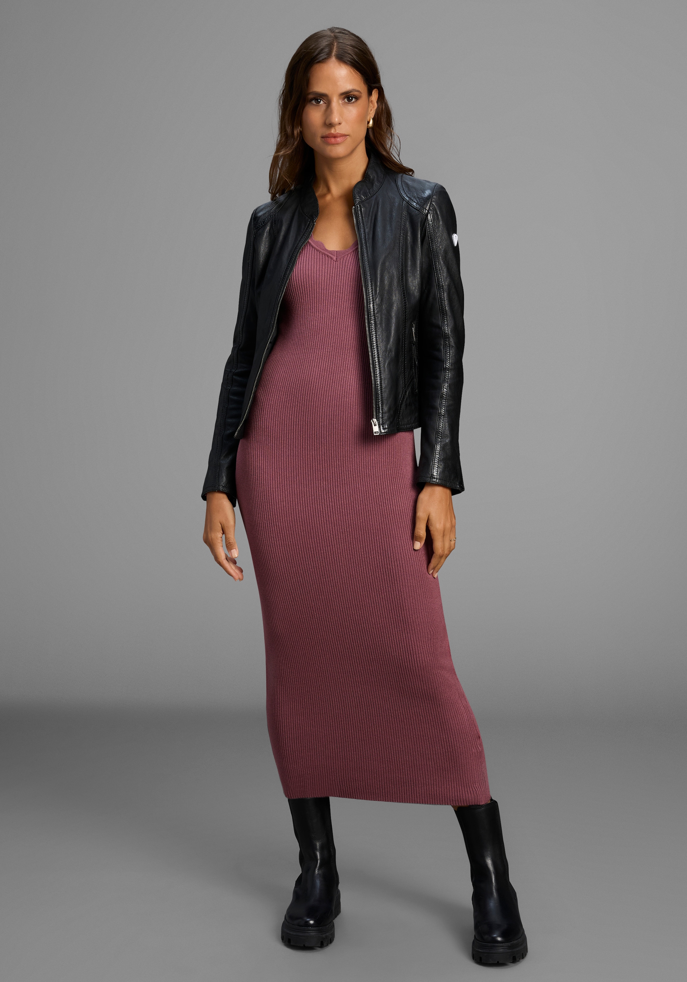 Laura Scott Strickkleid, in Midi-Länge mit femininen Wellenkanten - NEUE KOLLEKTION
