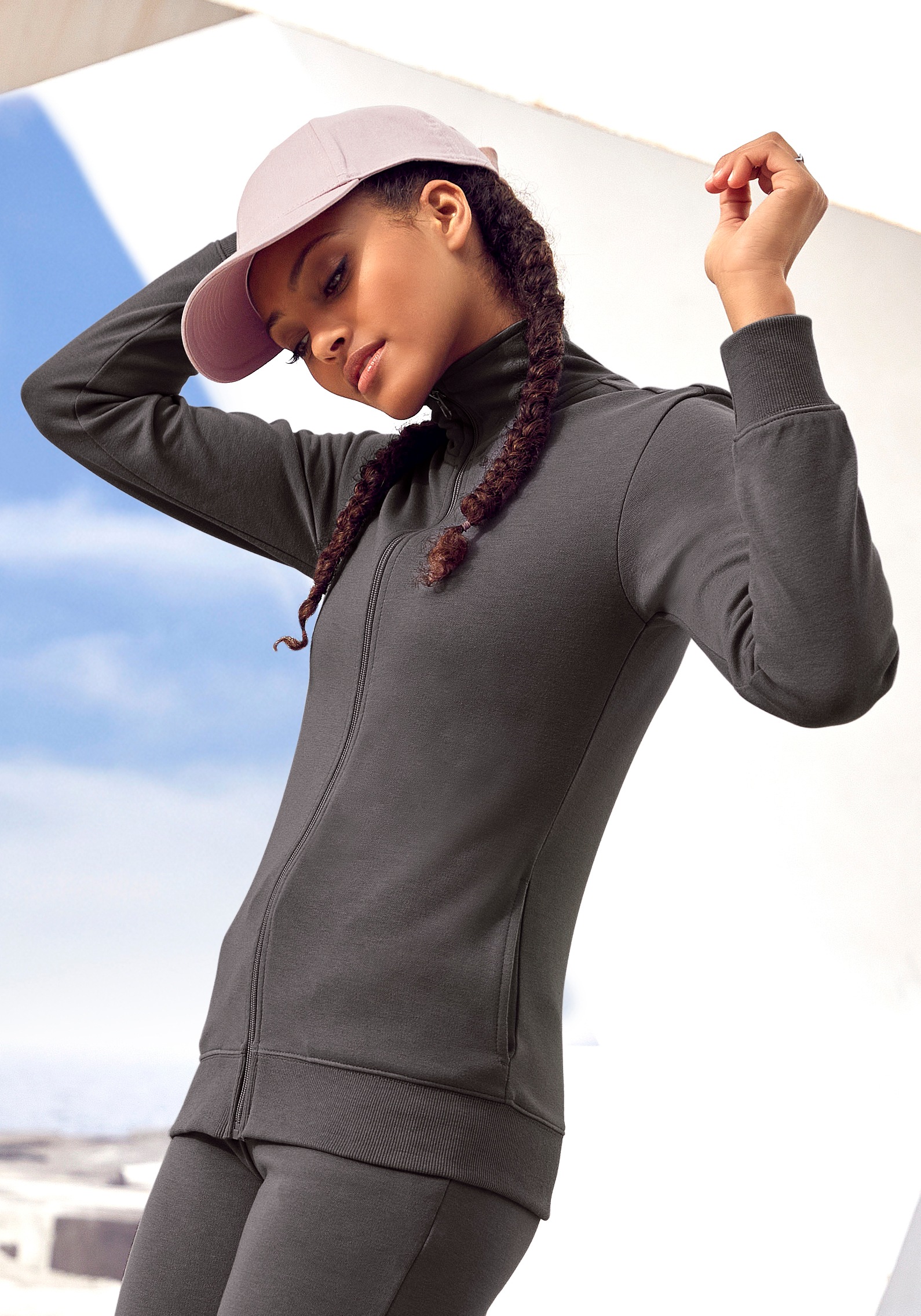 Bench. Sweatjacke (1 tlg.) mit bestickten Stehkragen