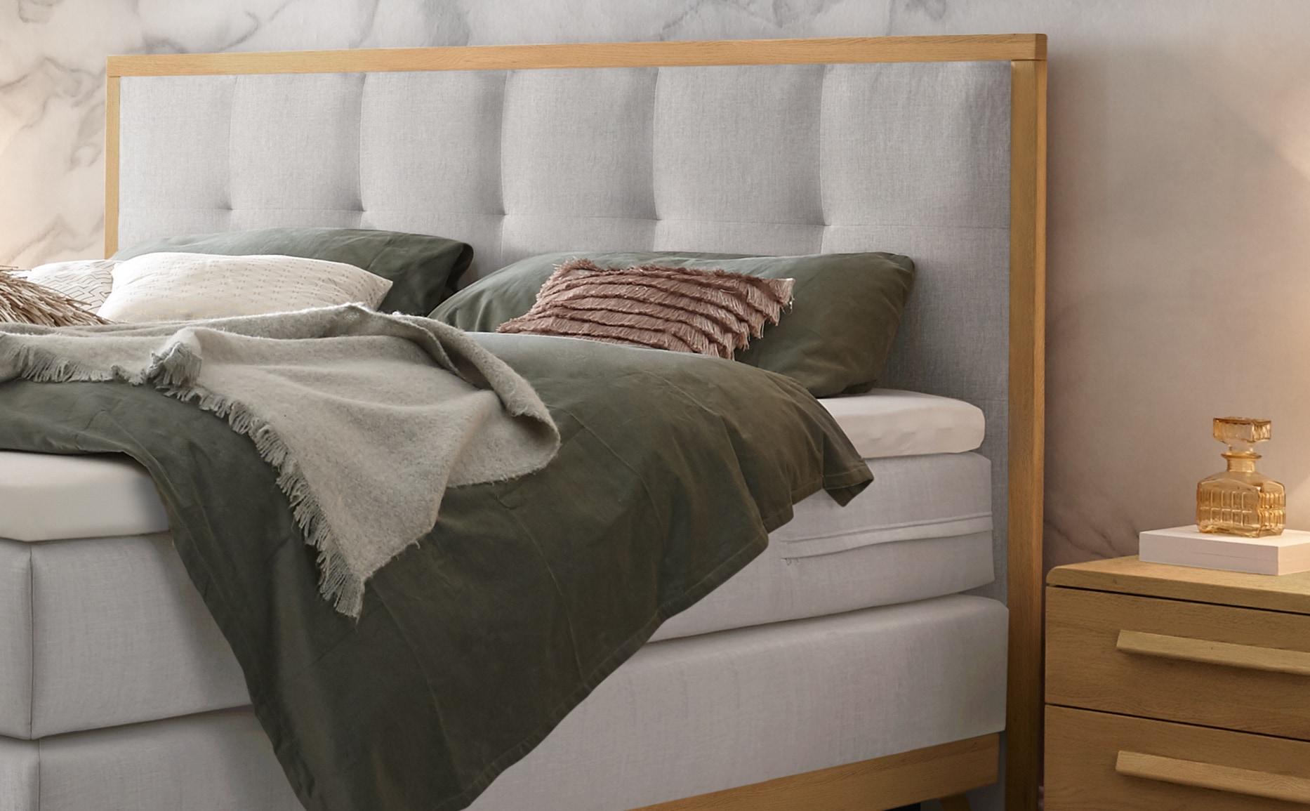 HASENA Boxspringbett Villa, Boxspringbett, edle Polsterteile, Sockel und Kopfteil aus heller Eiche