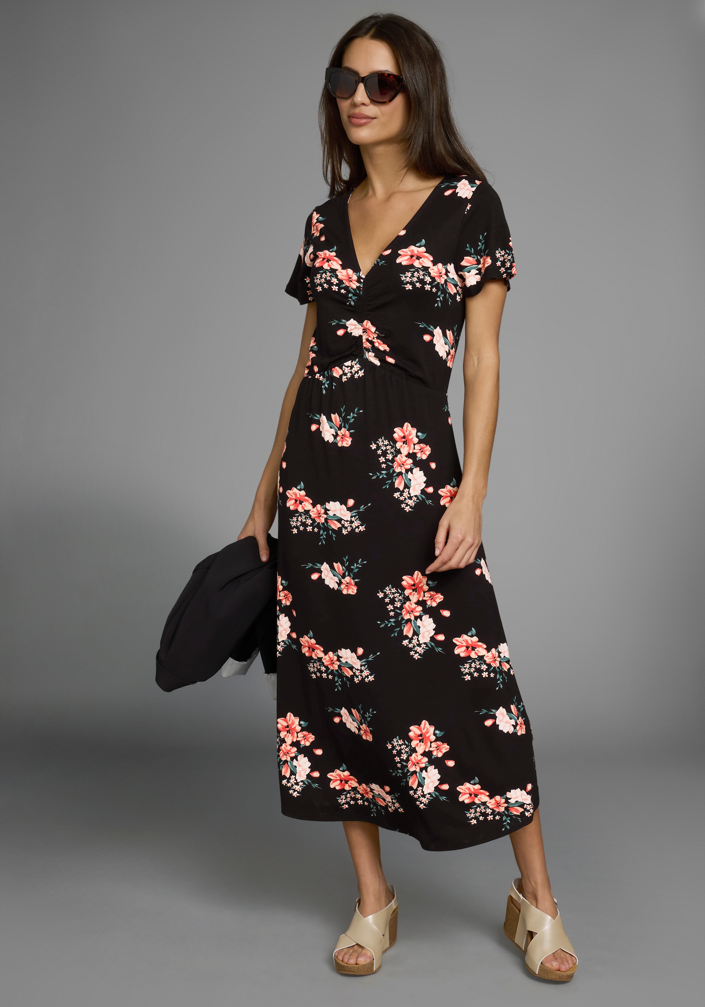 Laura Scott Sommerkleid, mit romantischem Blumendruck und Raffung, Midikleid - NEUE KOLLEKTION