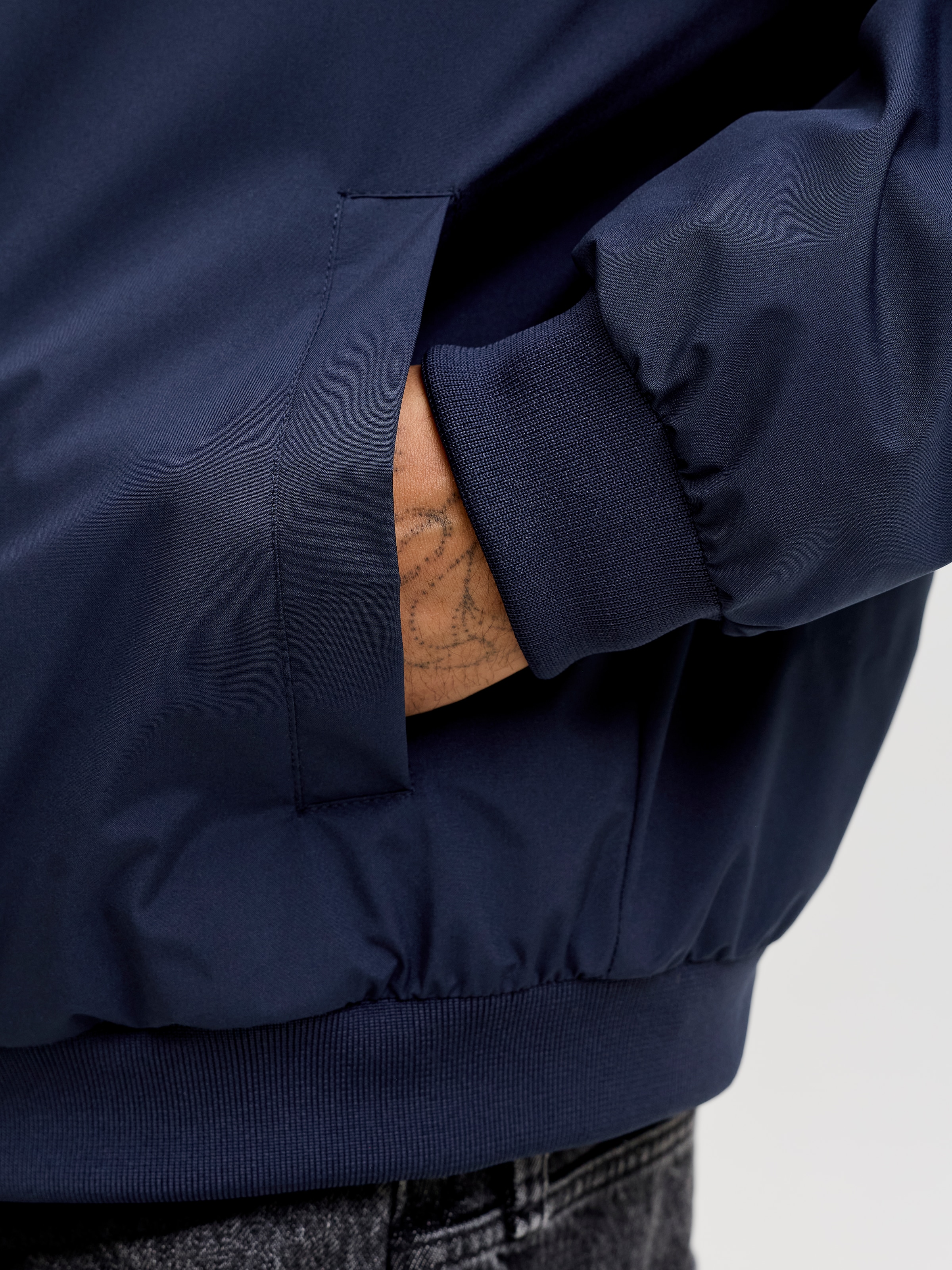 Jack & Jones Bomberjacke »JJECHARGE BOMBER JACKET NOOS« ohne Kapuze mit Rippbündchen