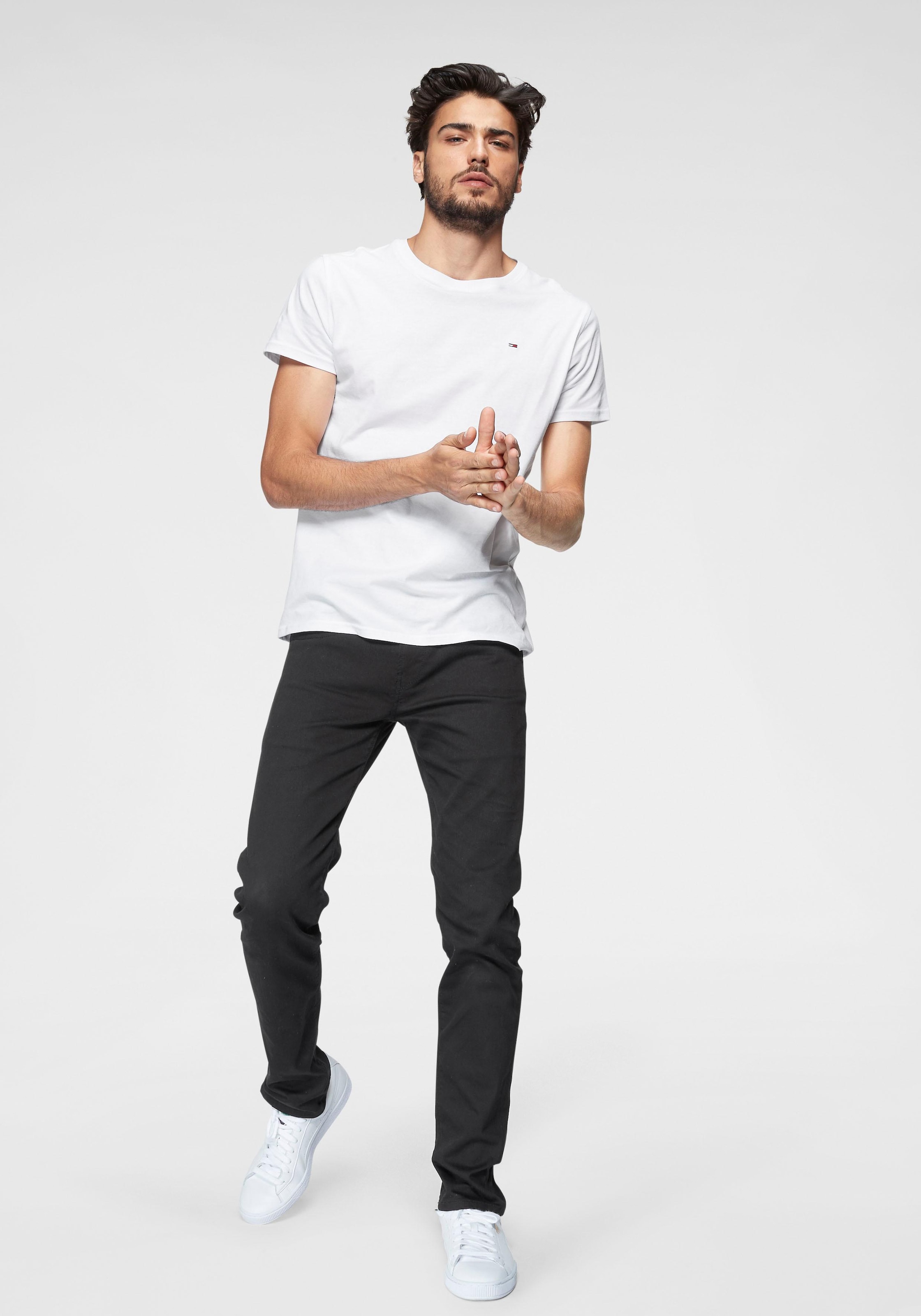 Tommy Jeans T-Shirt »TJM ESSENTIAL SOLID TEE«, mit Rundhalsausschnitt und dezenter Logo-Flag