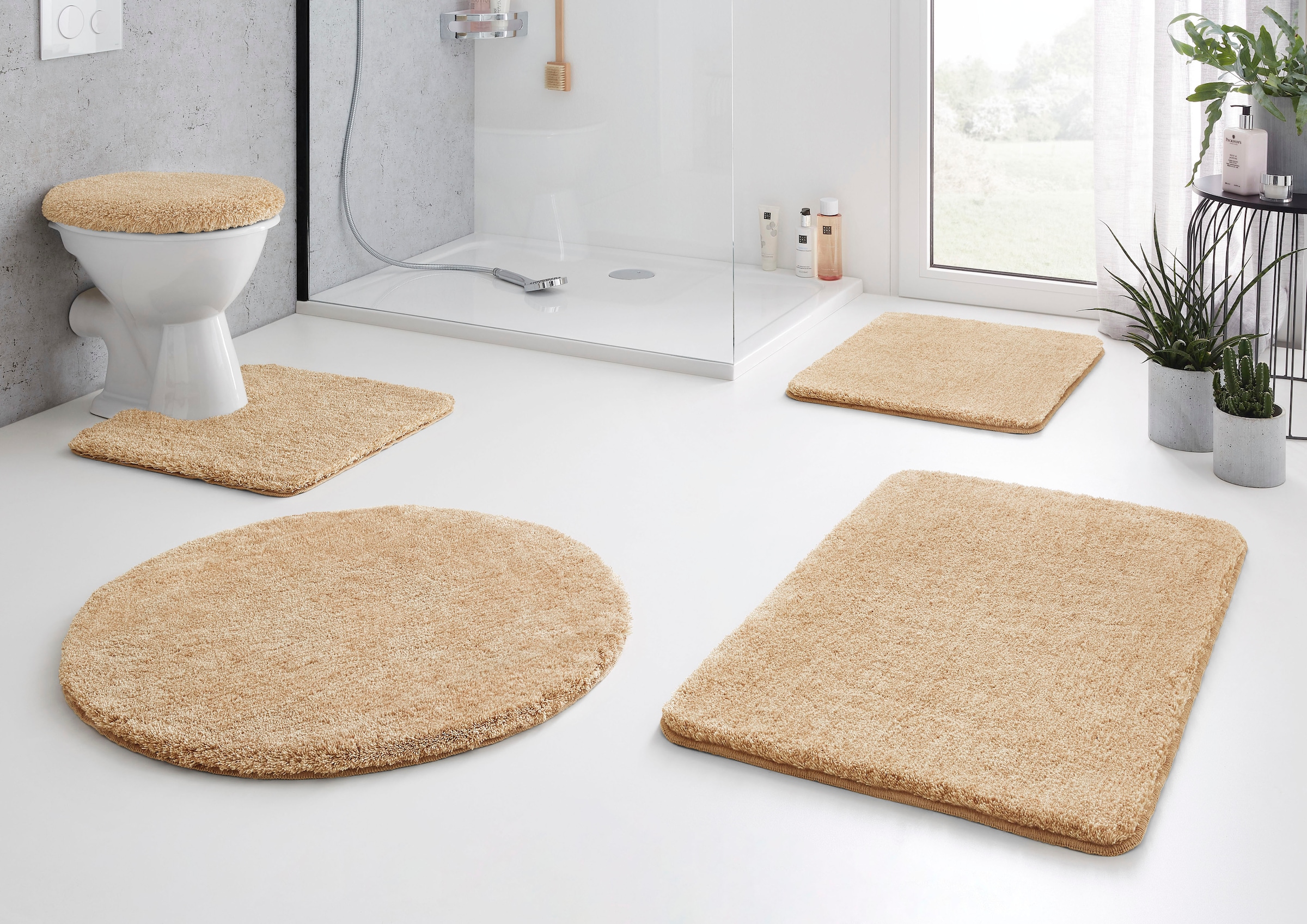 Kleine Wolke Badematte »RELAX«, rutschhemmend beschichtet, fußbodenheizungsgeeignet, Badteppich, Uni Farben, rechteckig, rund & als Set erhältlich