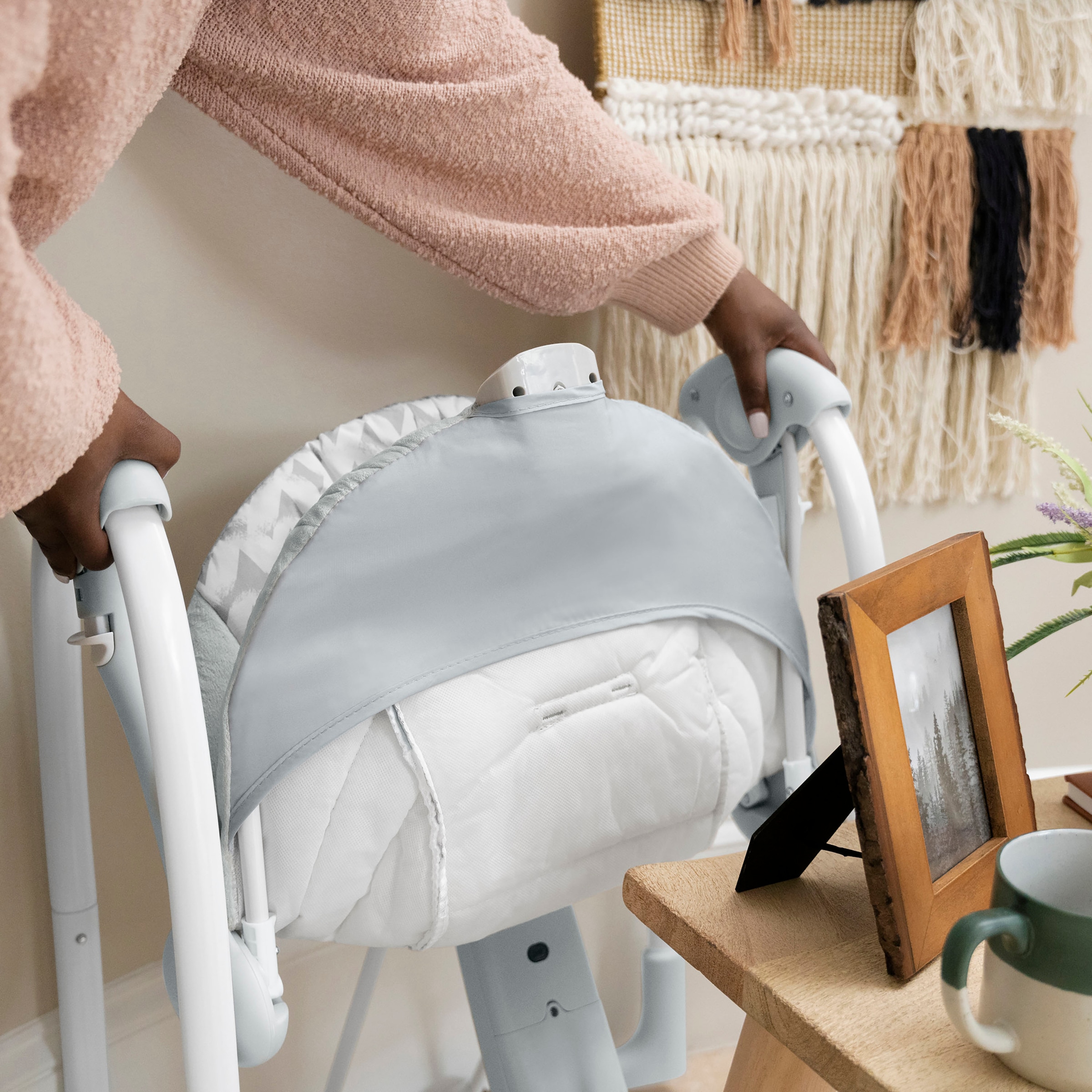 ingenuity Babyschaukel »ConvertMe Swing-2-Seat Portable Swing - Raylan« mit automatischer Schaukelfunktion und Sound-Effekt