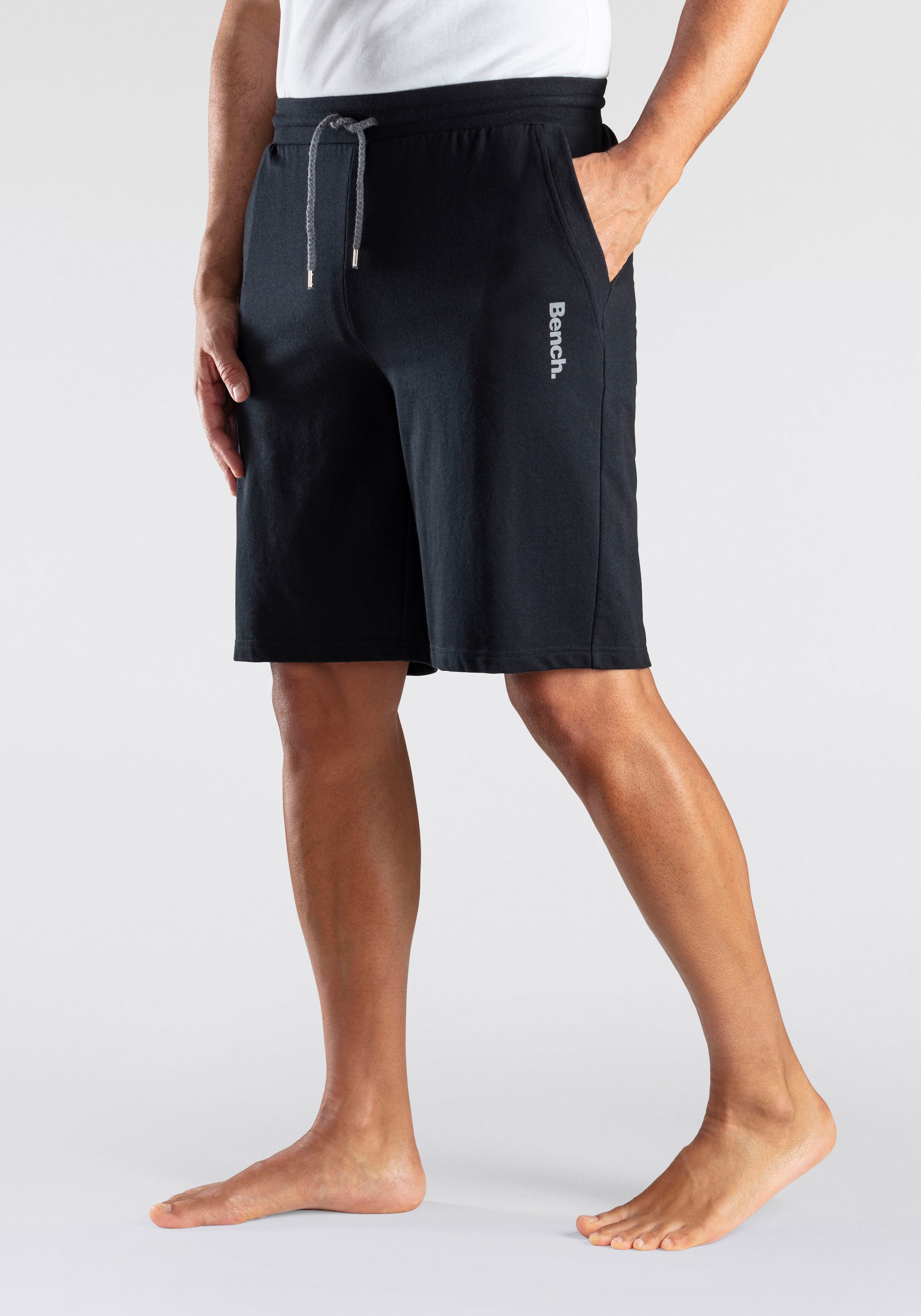 Bench. Loungewear Sweatshorts, mit seitlichen Taschen