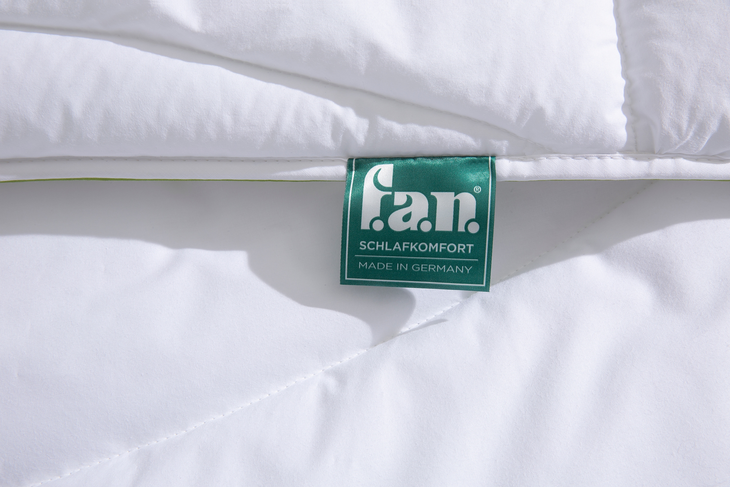 fan Kunstfaserbettdecke »f.a.n. Made in Green "Tegernsee"«, warm, (1 St.), ressourcenschonend hergestellt