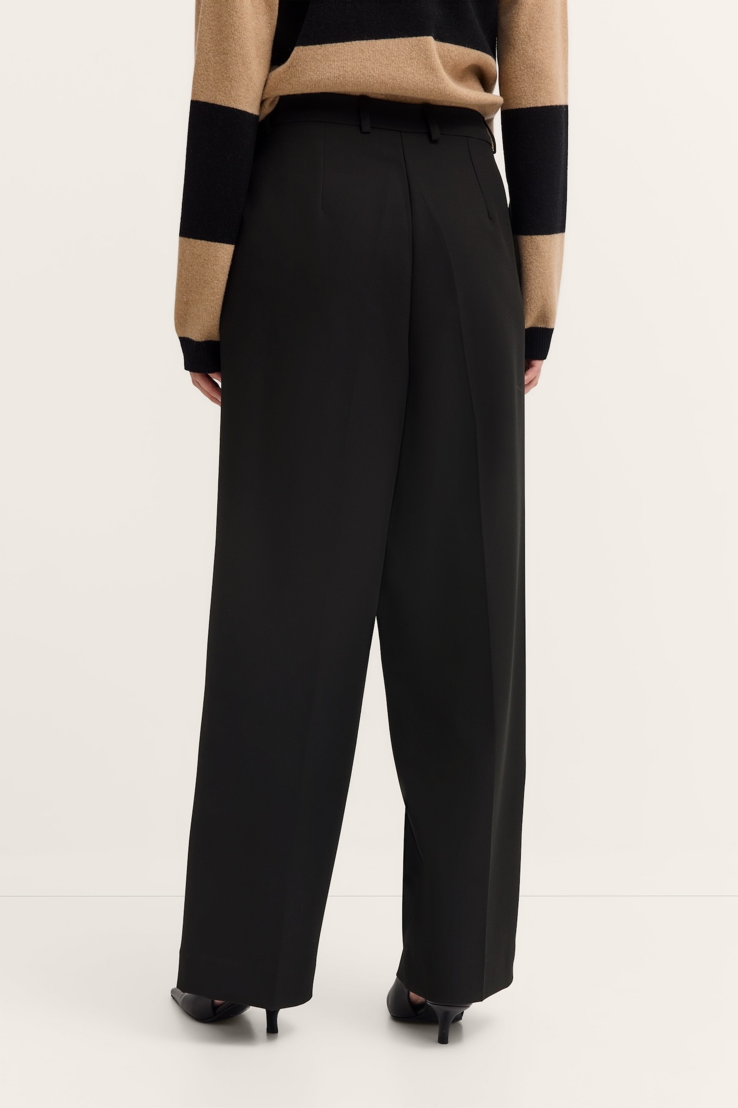 bugatti Stoffhose »doppelte Bundfalte«  mit Stretch-Anteilen