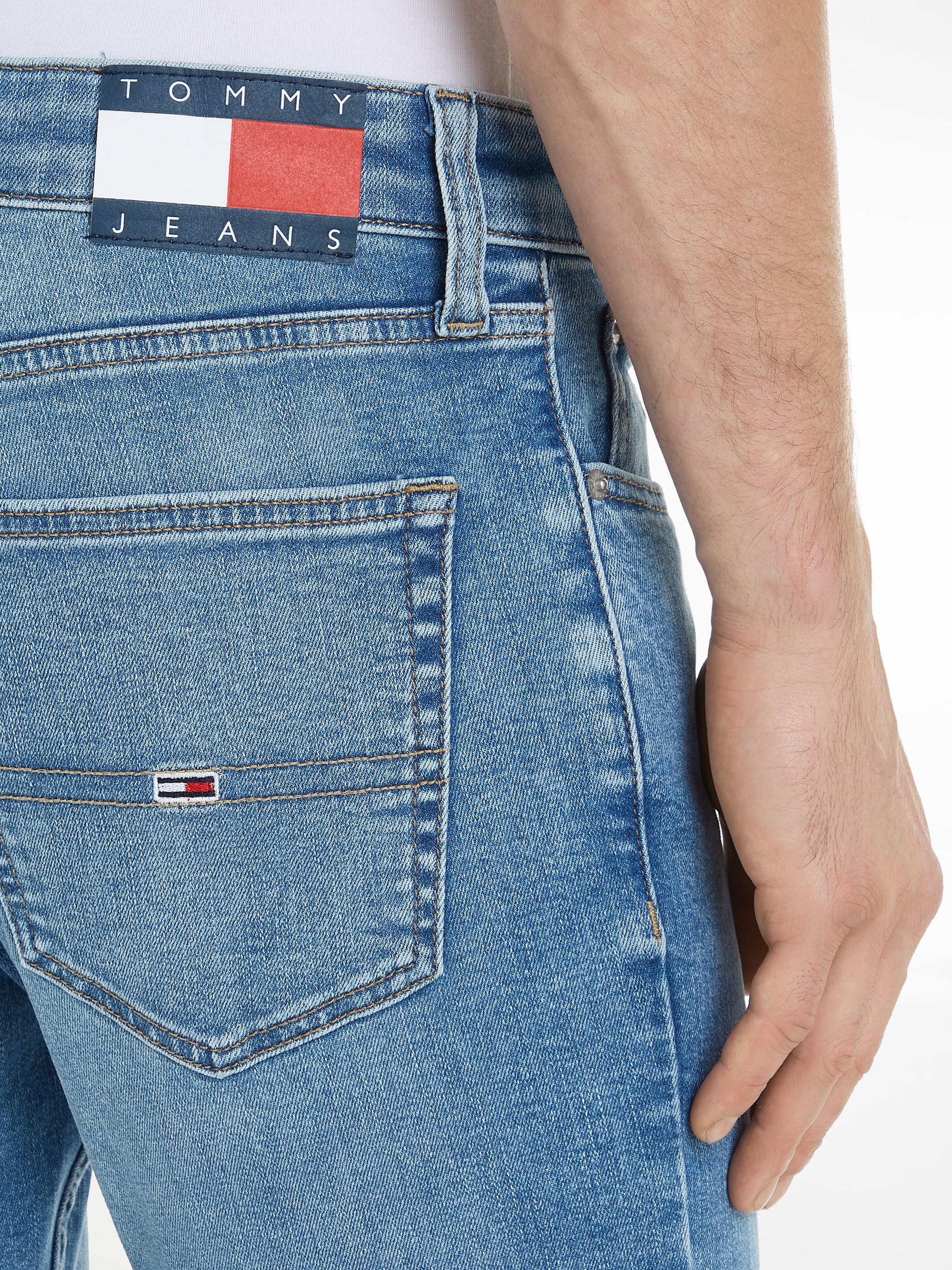 Tommy Jeans Slim-fit-Jeans »SCANTON SLIM«, mit Logoprägung