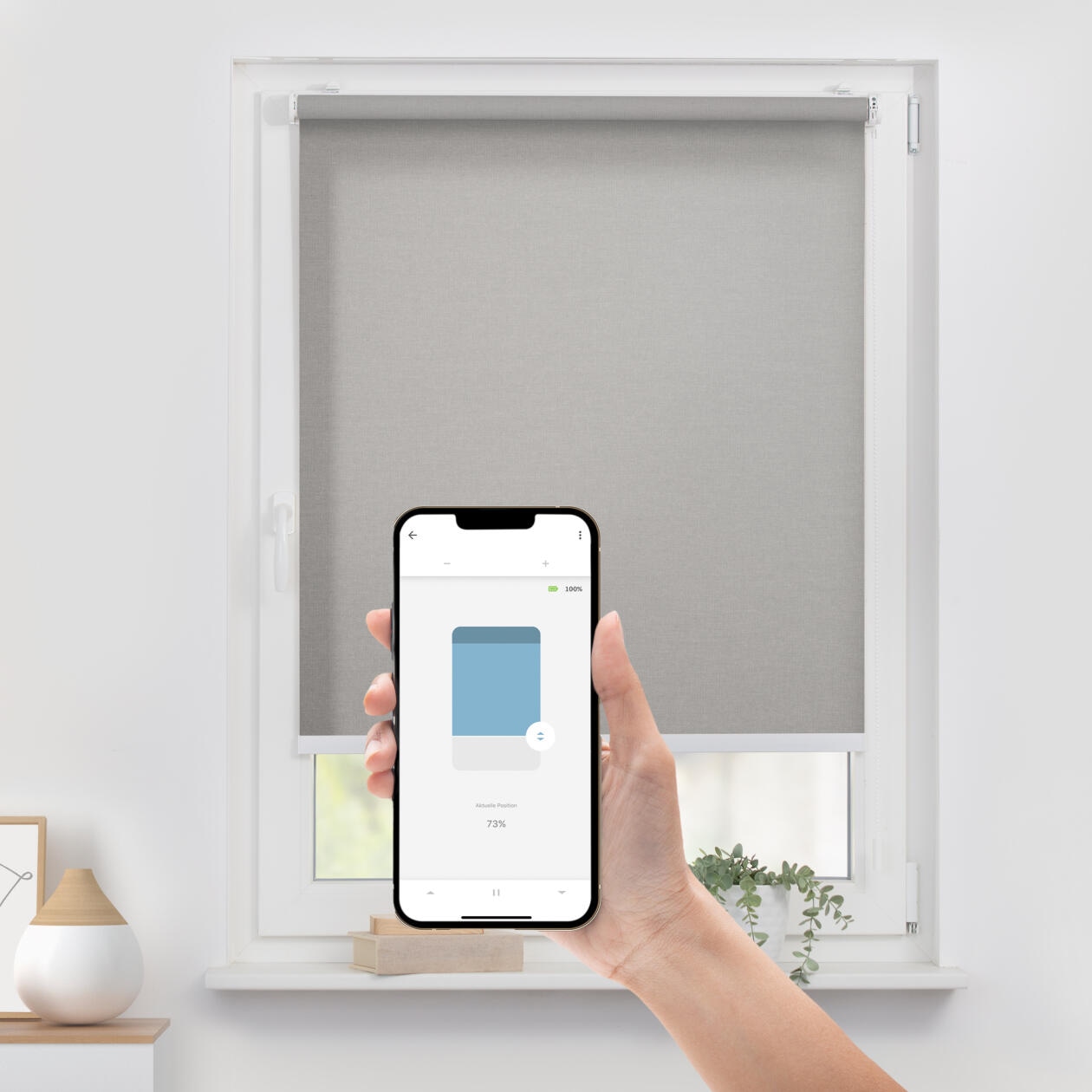 LICHTBLICK ORIGINAL Rollo »Klemmfix, ohne Bohren« blickdicht Blendschutz | Sichtschutz mit Bohren/ohne Bohren freihängend Steuerbar mit Bluetooth-App, integrierter Elektromotor und Akku