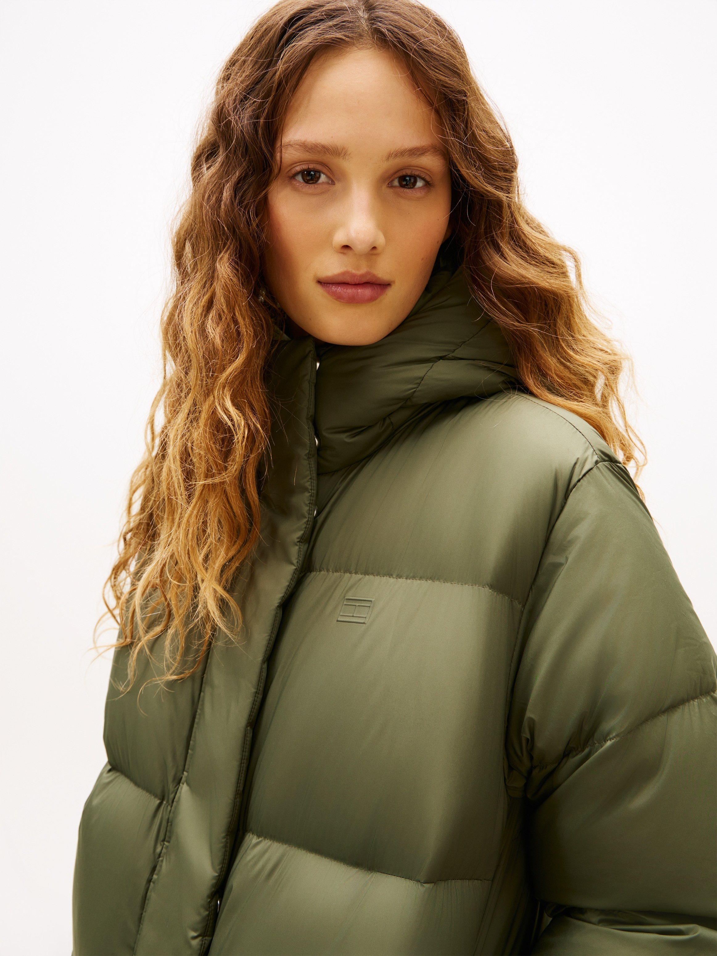 Tommy Hilfiger Daunenmantel »MODERN DOWN REG MAXI COAT« mit wärmenden Daunen gefüttert