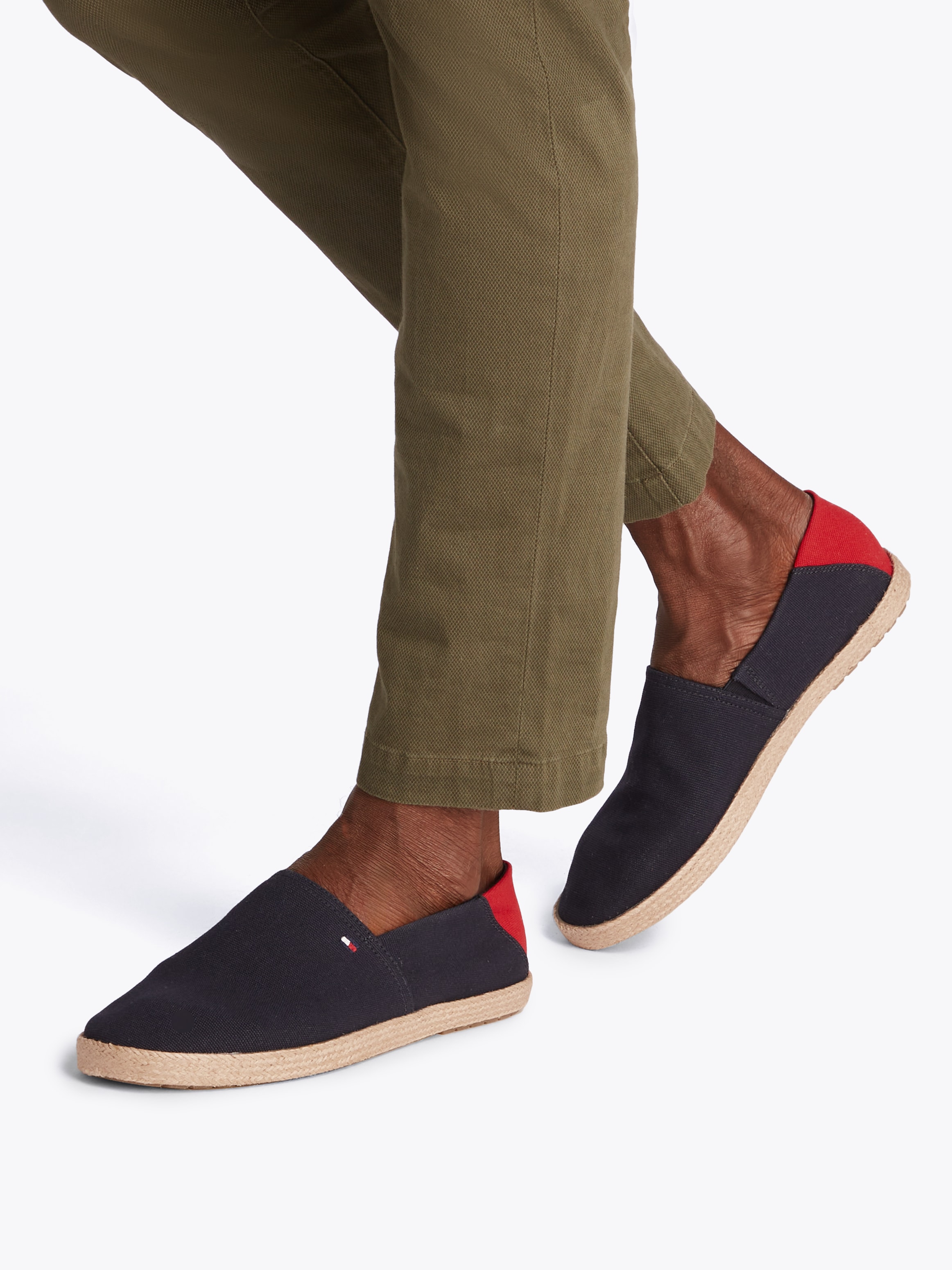 Tommy Hilfiger Slipper »HILFIGER ESPADRILLE CORE TEXTILE«, Schlupfschuh, Espadrilles, Sommerschuh, Kontrastbesatz an der Ferse