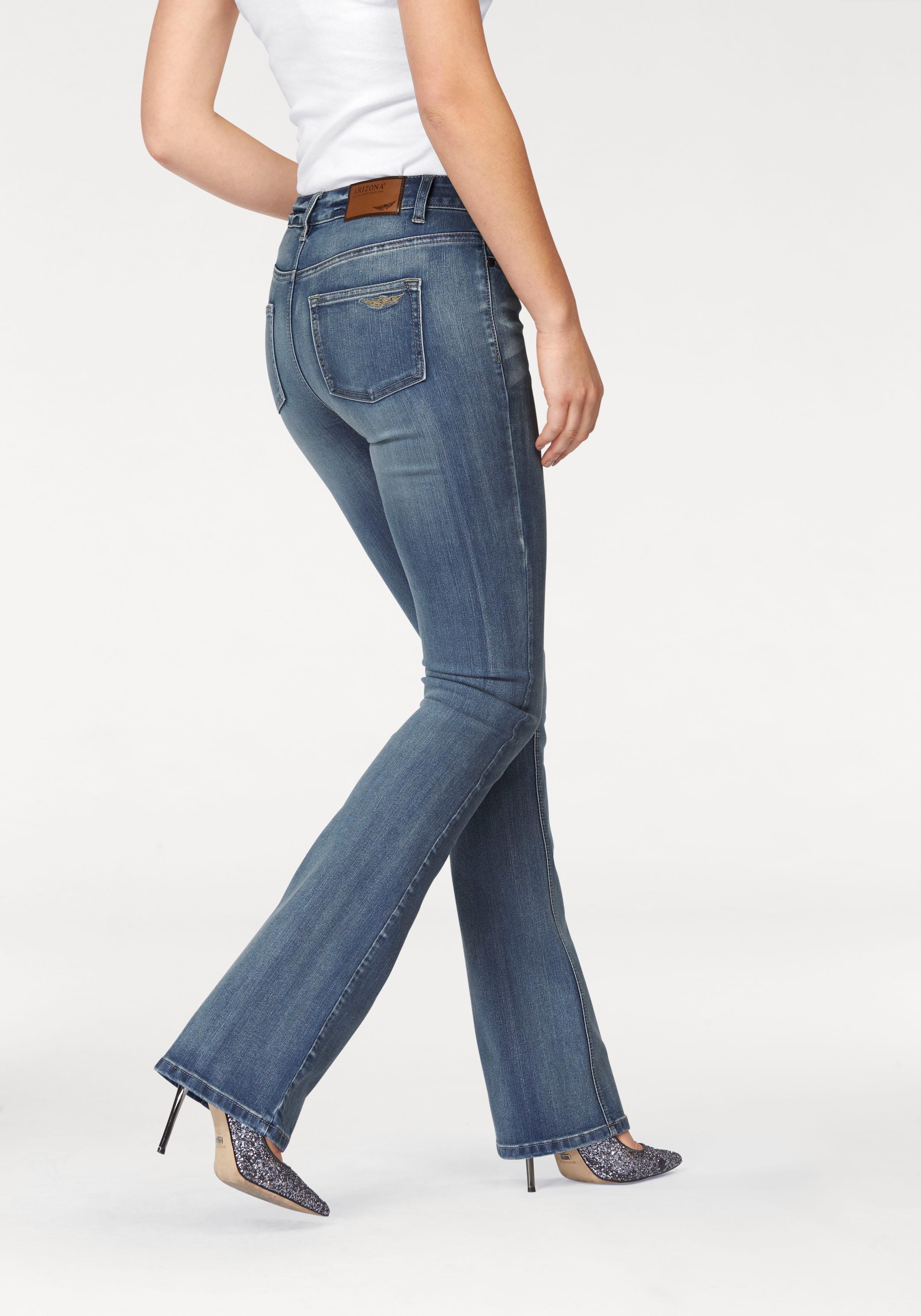 Highwaist-Bootcut-Jeans