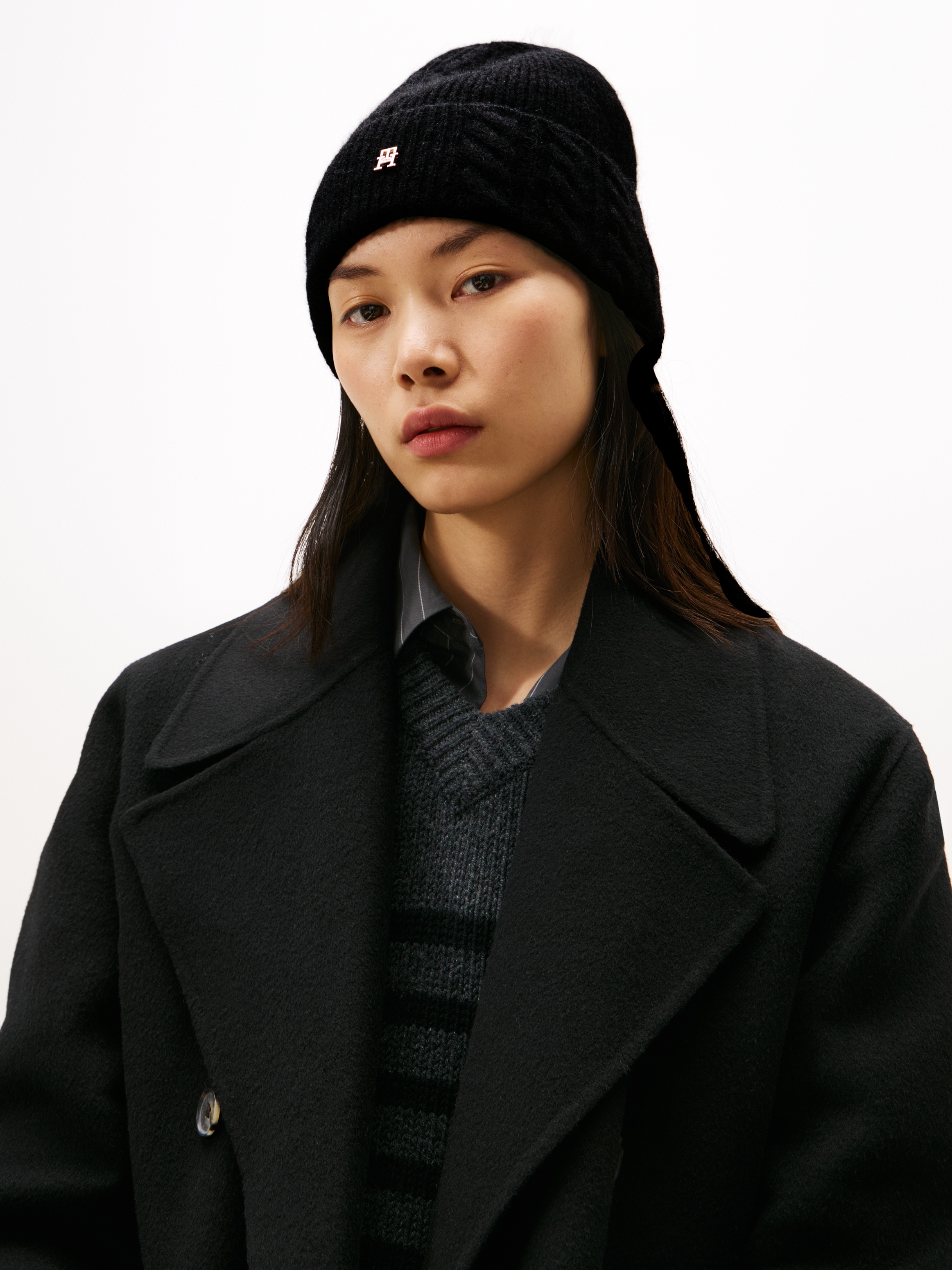 Tommy Hilfiger Beanie »TH ELEVATED CHIC FLUFFY« flauschig, mit Wolle, ca. 25x21 cm