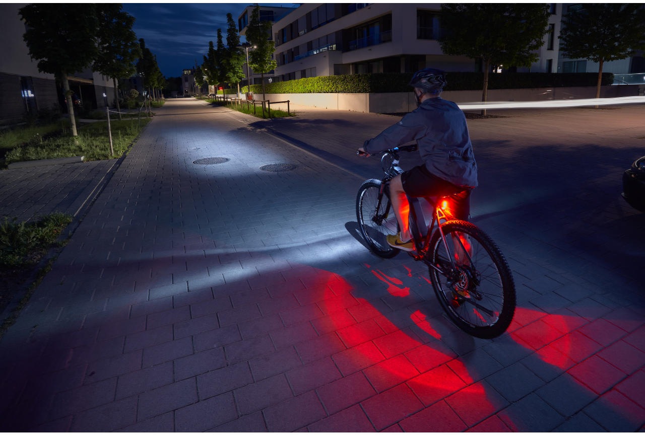 FISCHER Fahrrad Fahrradbeleuchtung »FISCHER LED Beleuchtungsset mit 360Â° Bodenleuchte«, (Set, 3 tlg., Front- und Rücklicht), mit zusätzlicher Bodenleuchte