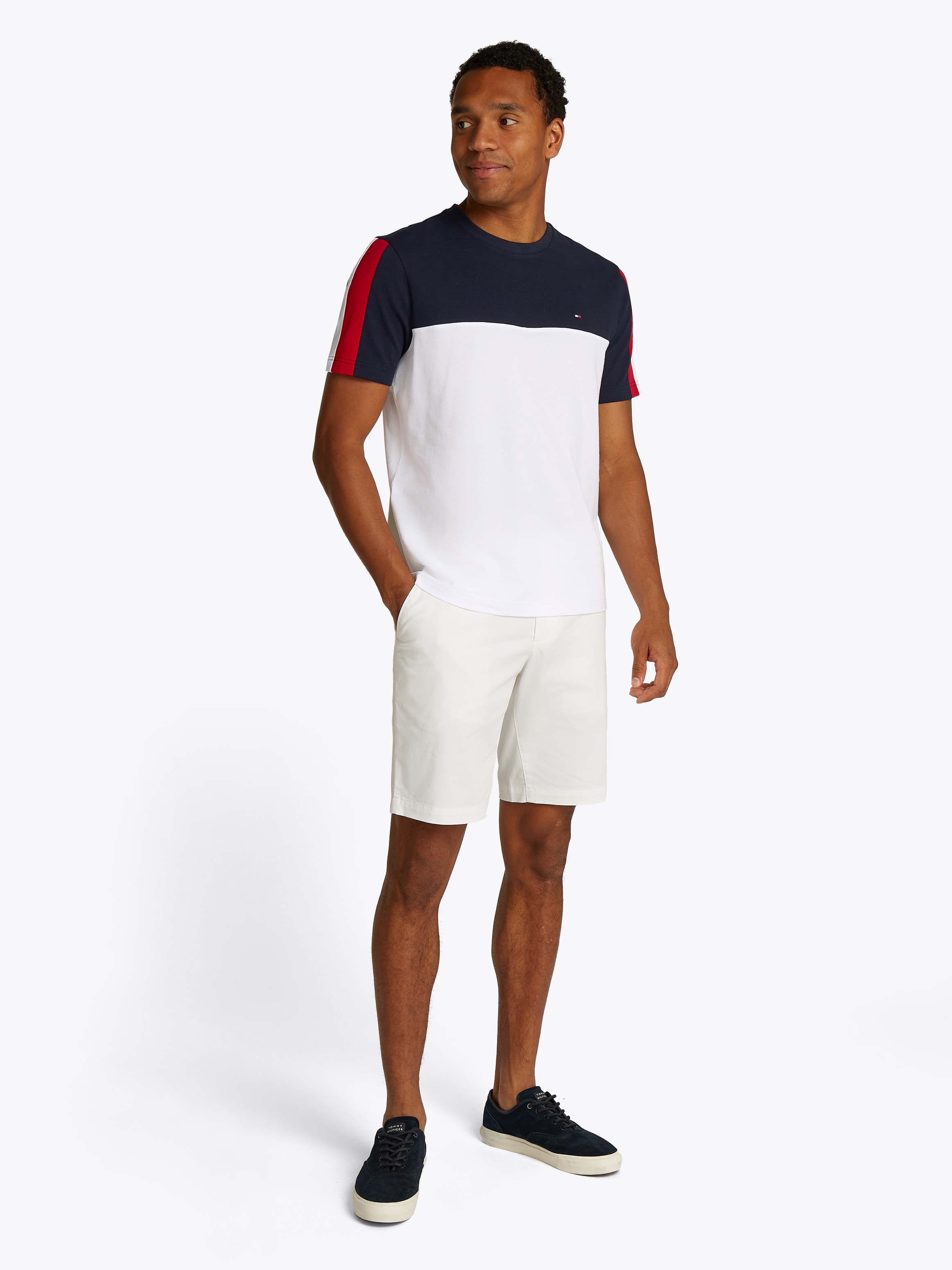 Tommy Hilfiger T-Shirt »GLOBAL STRIPE COLOURBLOCK TEE«, im modischen Colorblocking