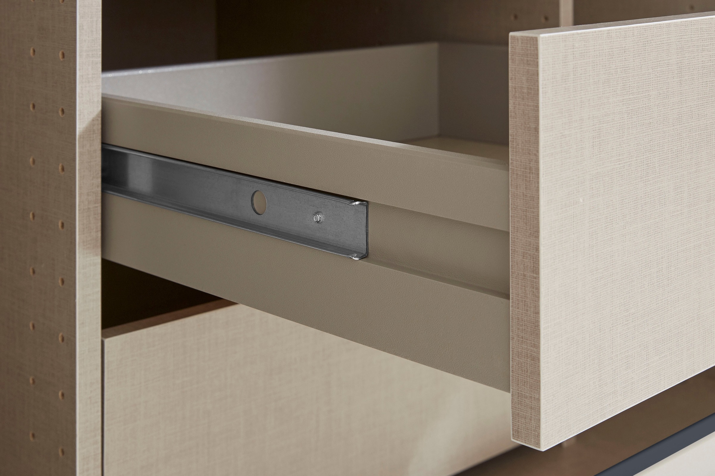 rauch Drehtürenschrank »Kleiderschrank Schrank Garderobe TOPSELLER OTELI inkl. Inneneinteilung«, mit 3 Innenschubladen extra Böden optional mit Spiegel MADE IN GERMANY