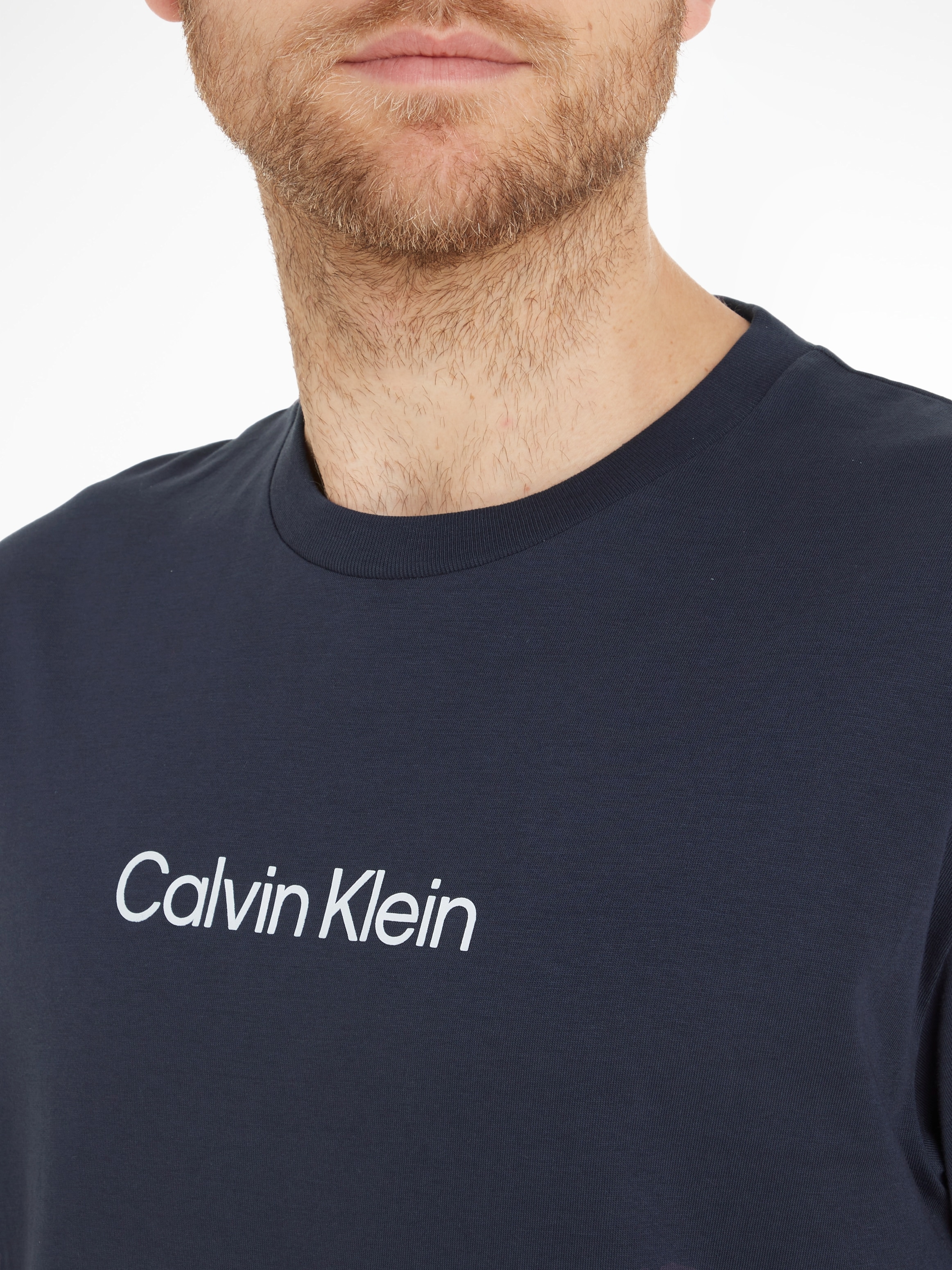 Calvin Klein COMFORT aufgedrucktem Markenlabel T-Shirt ♕ T-SHIRT«, mit »HERO LOGO bei