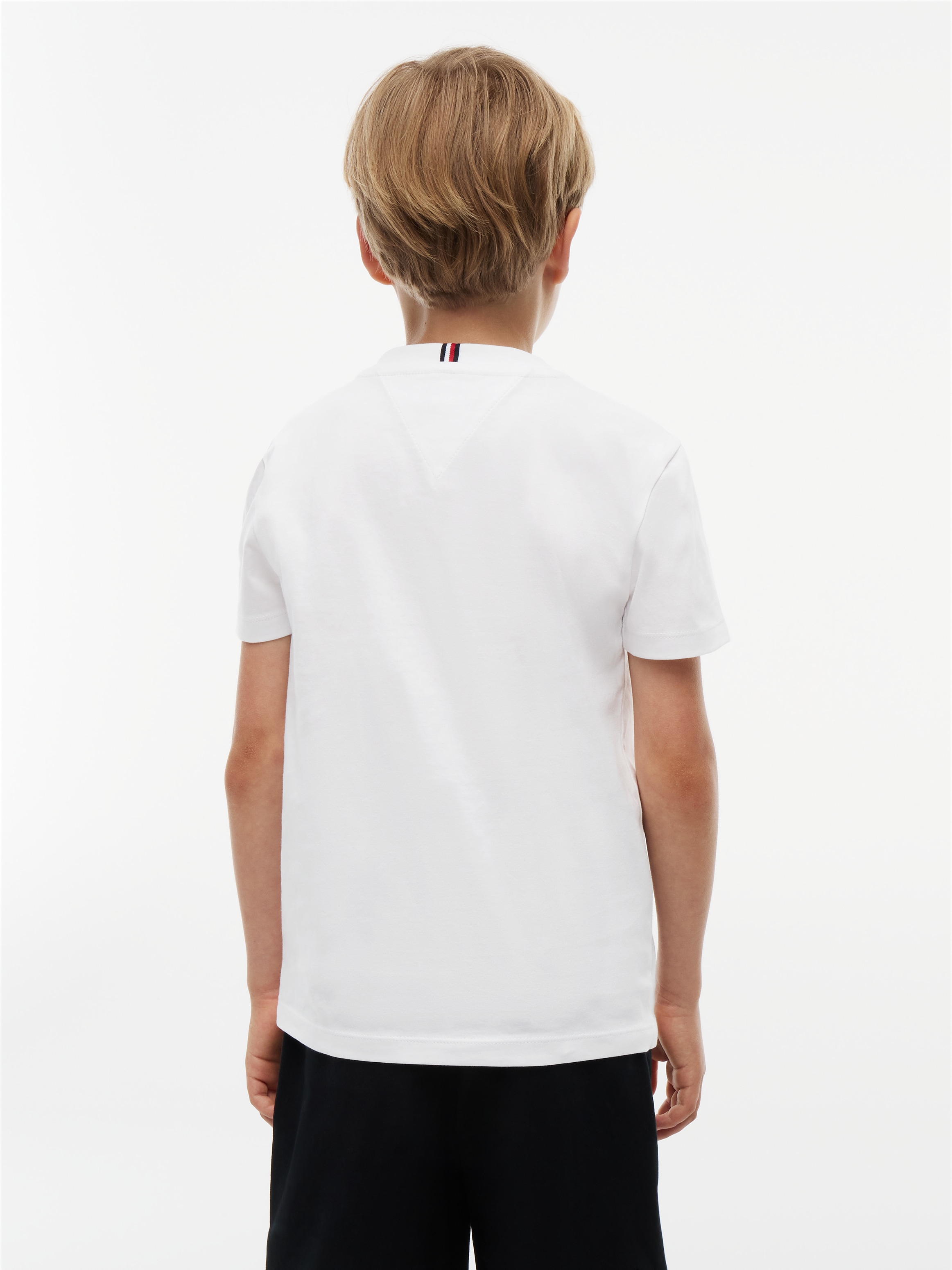 Tommy Hilfiger T-Shirt »HILFIGER FLAG GRAPHIC TEE« Rundhalsausschnitt, Regular Fit, Kinder bis 16 Jahre