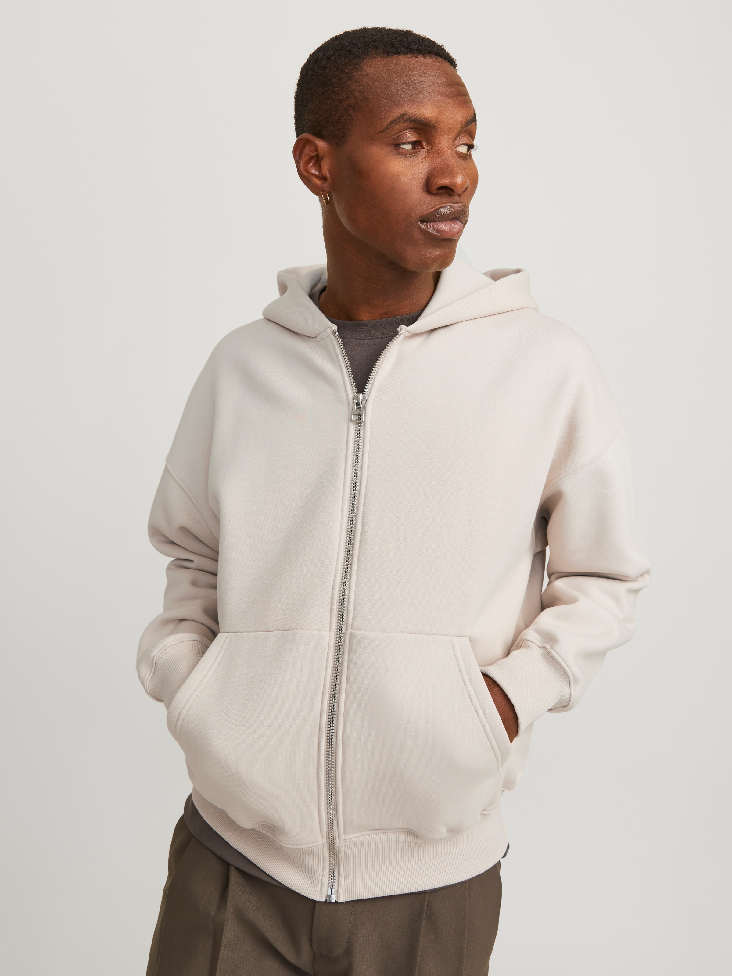 Jack & Jones Kapuzensweatjacke »JJEURBAN EDGE SWEAT ZIP HOOD NOOS«, mit Rippbündchen