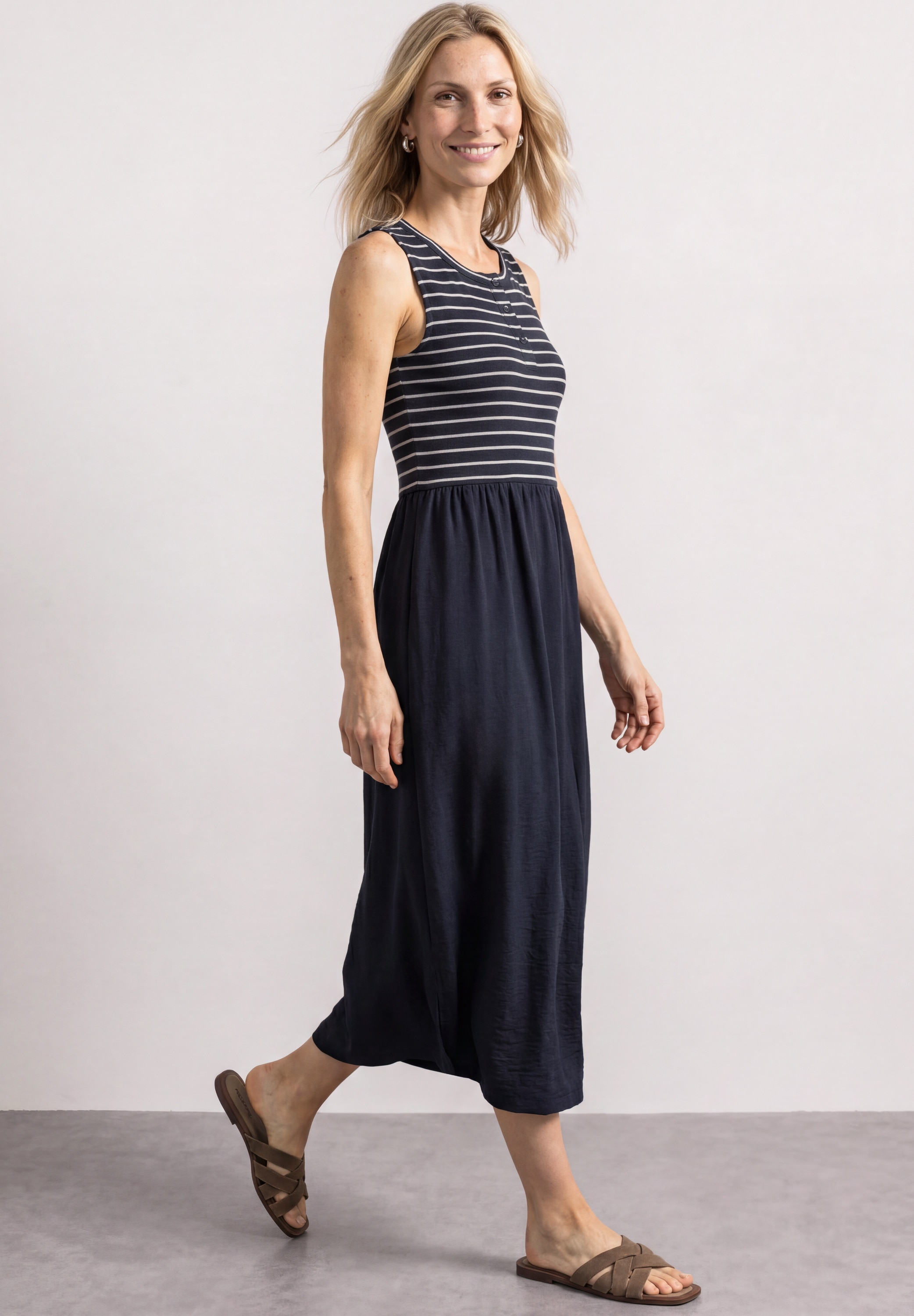 STREET ONE Midikleid Ohne Taschen ommerkleid mit Streifen und im Strukturmix und Knopfdetail
