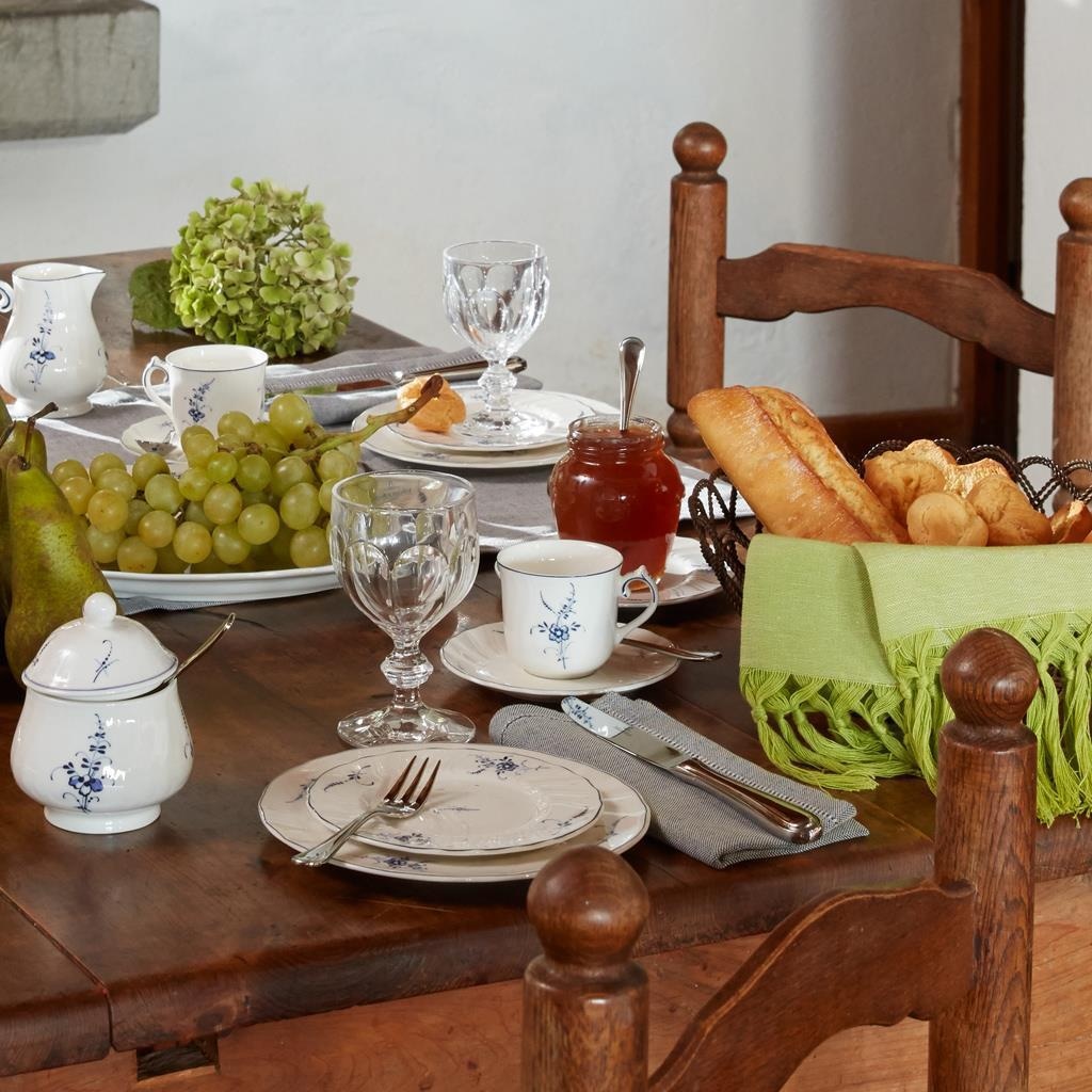 Villeroy & Boch Geschirr-Set »Kaffeeservice Vieux Luxembourg 20er Set weiß-blau« Spülmaschinengeeignet, Mikrowellengeeignet