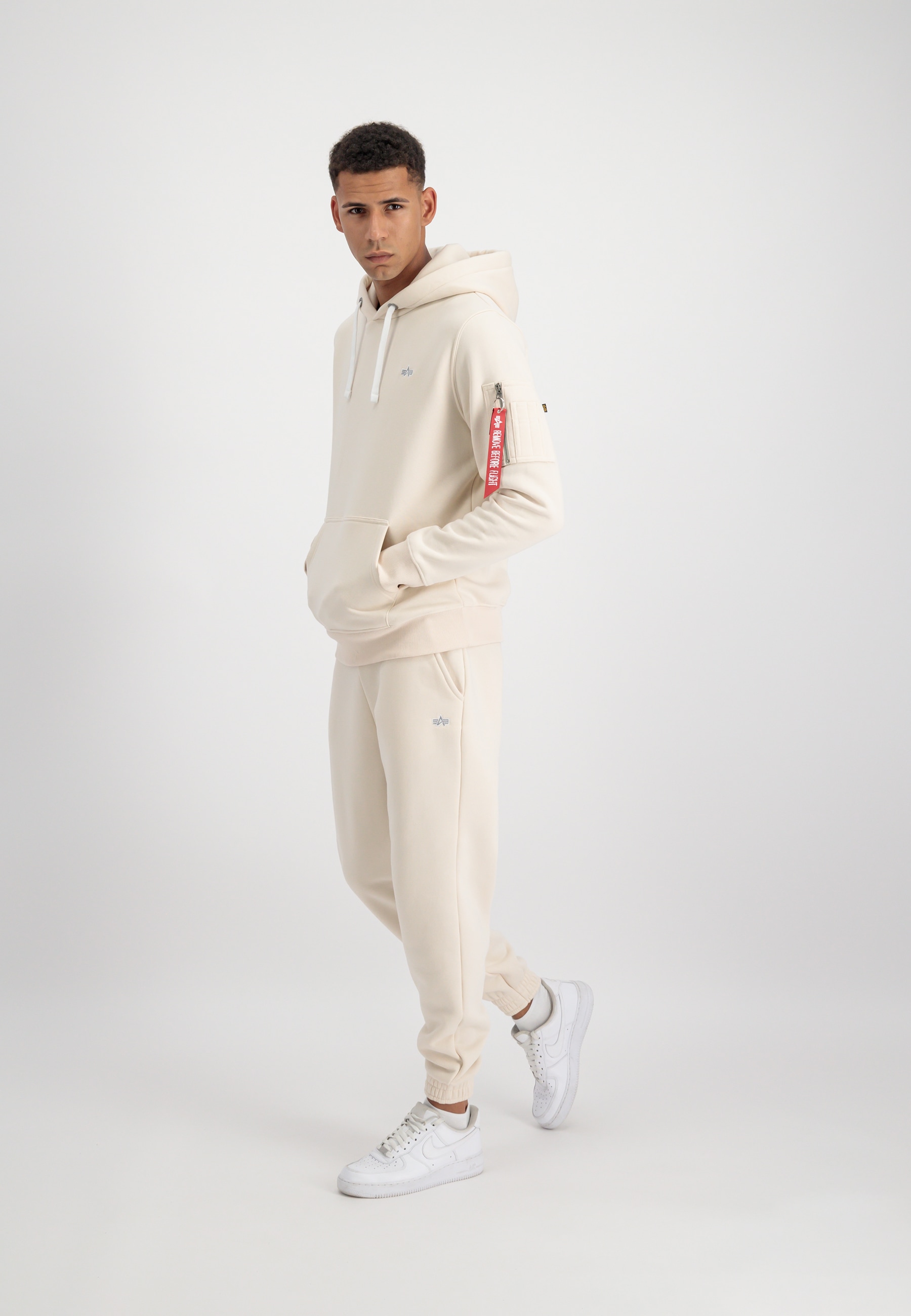 Alpha Industries Jogginghose »Alpha Industries Men - Jogger Unisex EMB Jogger«