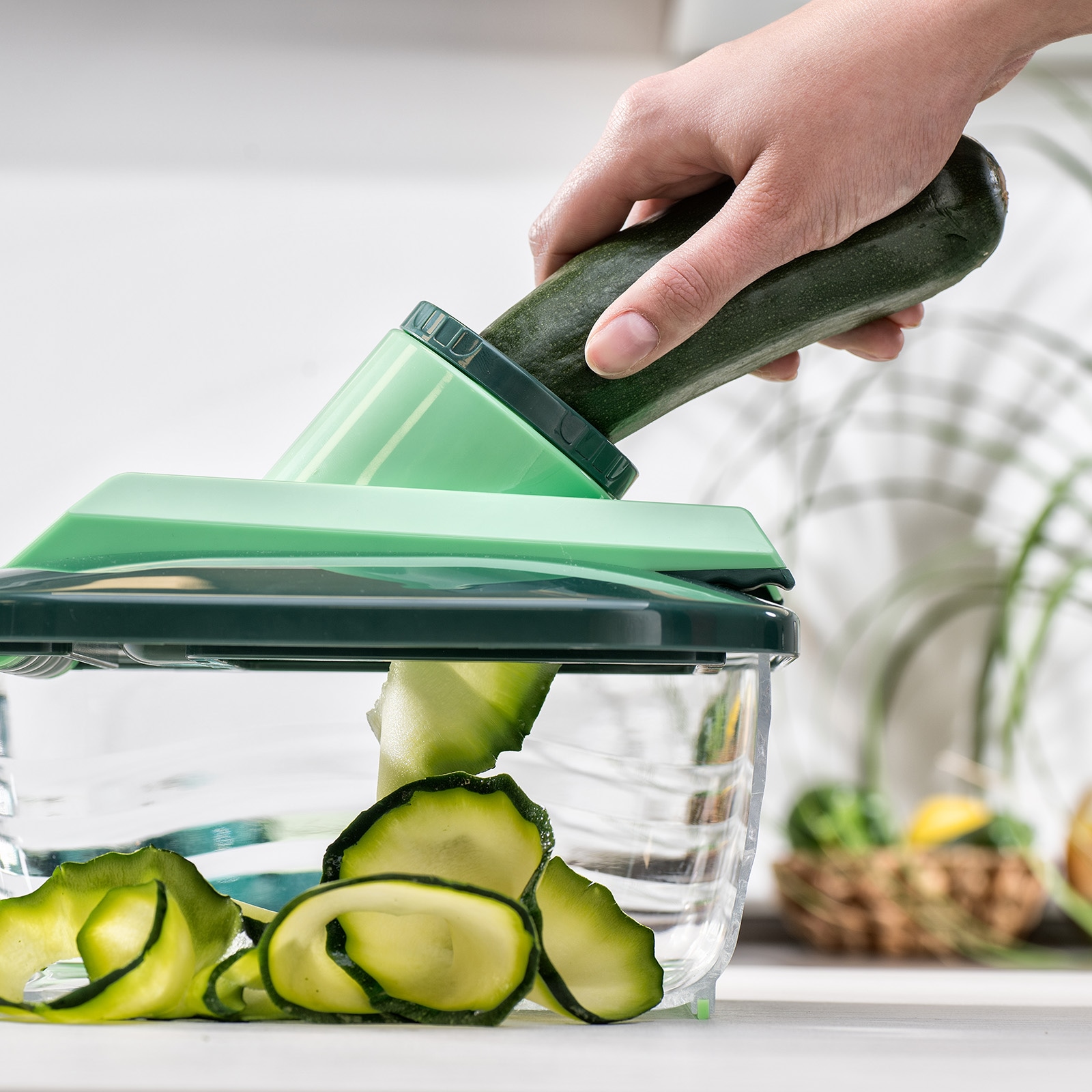 Genius Zerkleinerer »Nicer Dicer Chef inkl. Julienne-Reib-Einsatz, Set 16-tlg.«, Nicer Dicer Schneidgerät in der 10. Generation für die ganze Familie