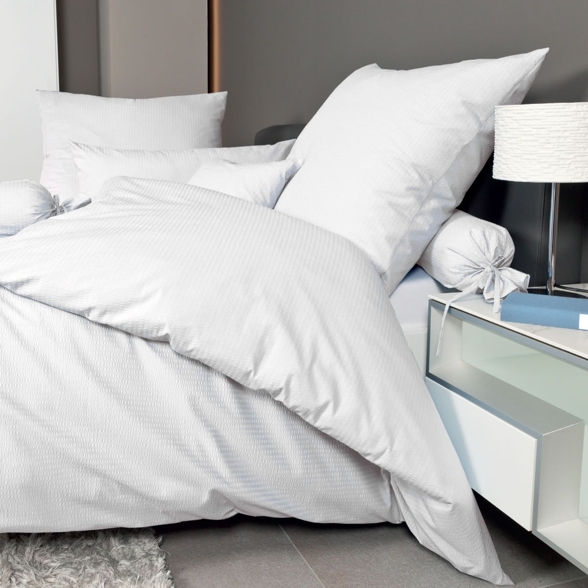 MOONLIGHT Bettwäsche »LUX Uni, Soft-Seersucker, 100 % Baumwolle«, (2 tlg.), aus hochwertigen Garnen mit Hotelverschluss