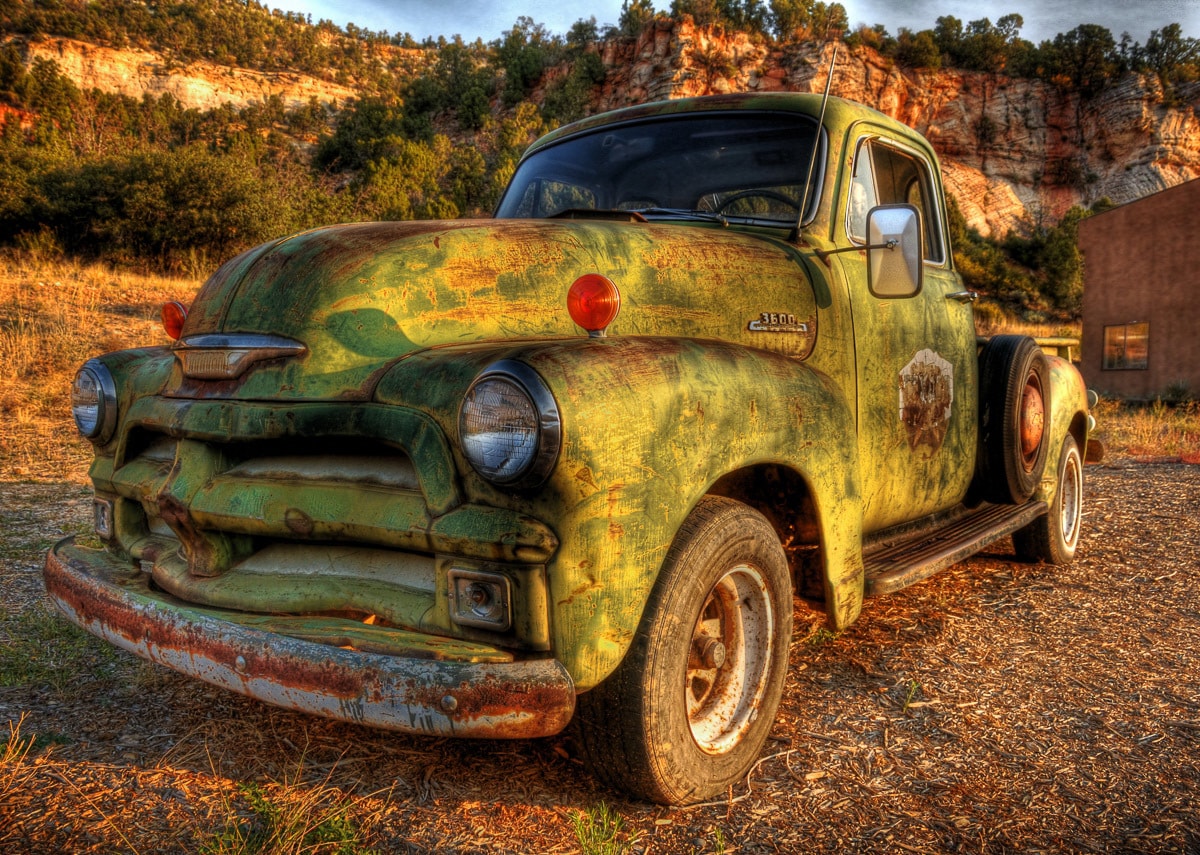 Papermoon, Fototapete »Vintage Pick Up Truck«, bunt, Vlies, B/L: 3,5 m m x 2,6 m m - Rollen: 1 St., bunt