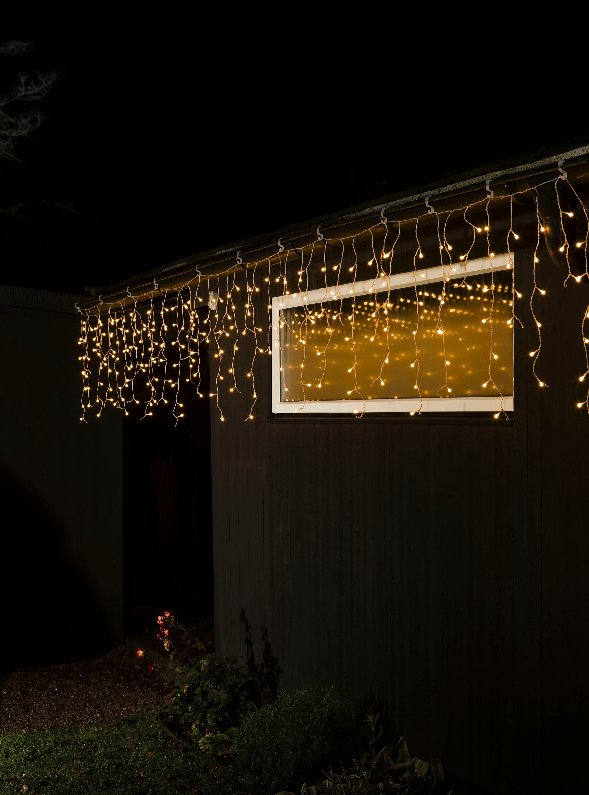 KONSTSMIDE LED-Lichtervorhang »LED Solar Eisregen Lichtervorhang, 200 bernsteinfarbene Dioden, Timer«, 200 St.-flammig, Fernbedienbar Dimmbar, 8 Lichtfunktionen,
Solarbox über USB aufladbar
