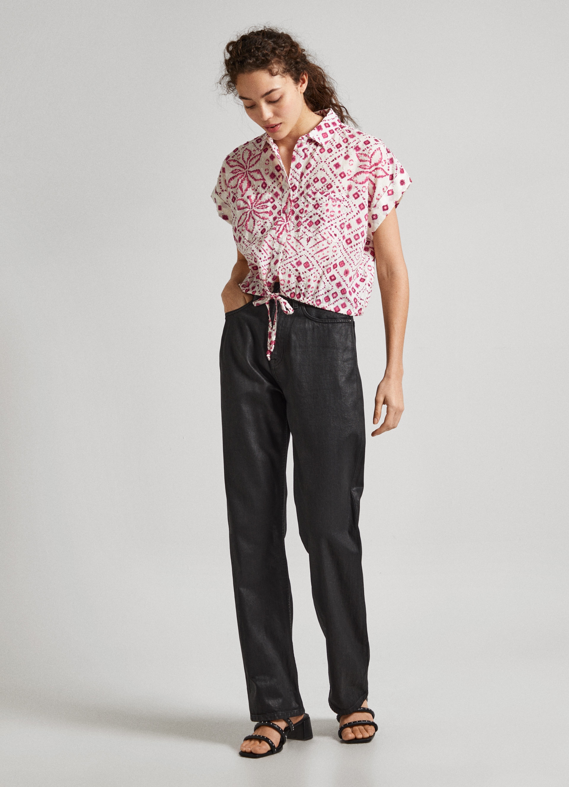 Pepe Jeans Kurzarmbluse »DULCE«, in kastiger Form mit Alloverprint