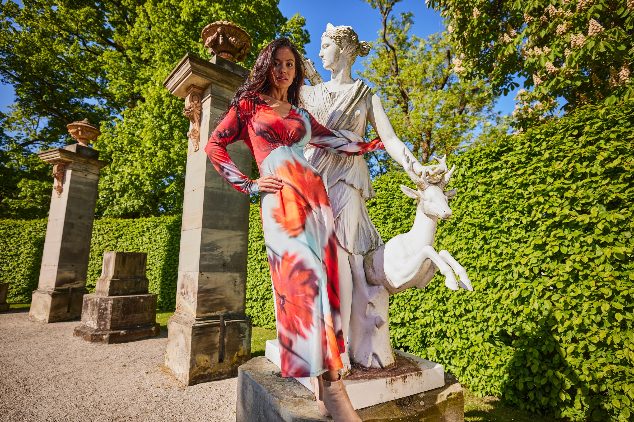 Aniston SELECTED Midikleid mit Smok-Details