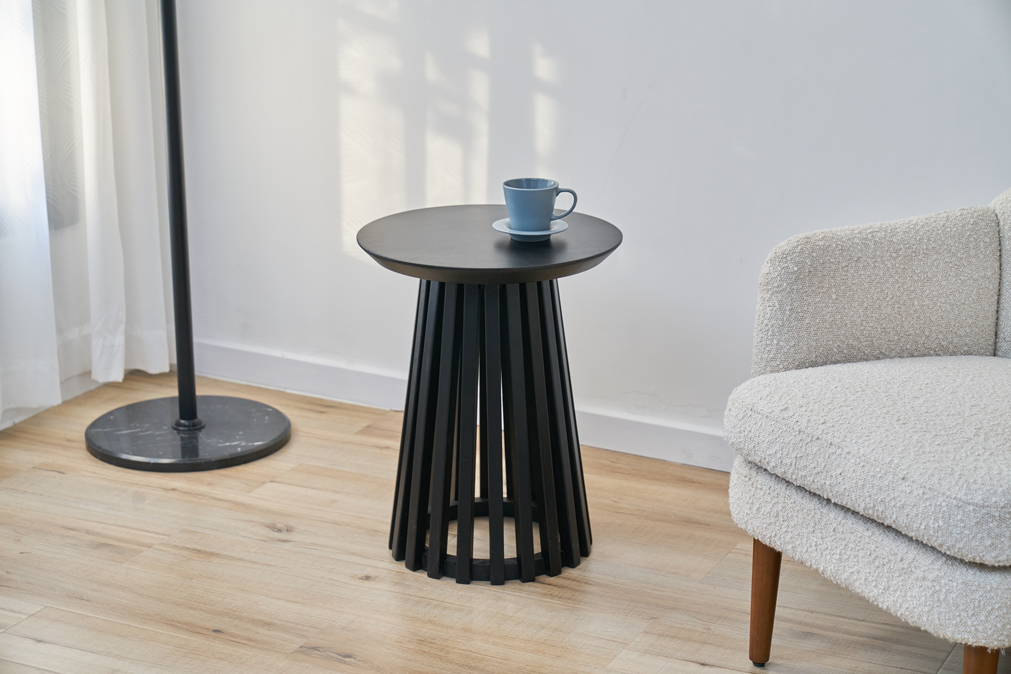 SIT Beistelltisch, auch als Hocker verwendbar, Platte mit schweizer Kante