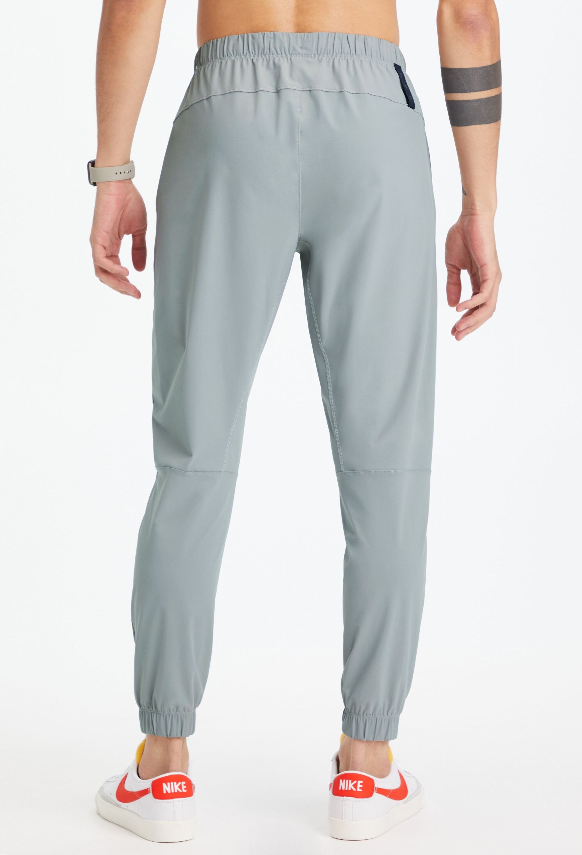 Fabletics Trainingshose »Fabletics Trainingshose The One Jogger«  aus Performance-Stoff und mit Reißverschlusstaschen