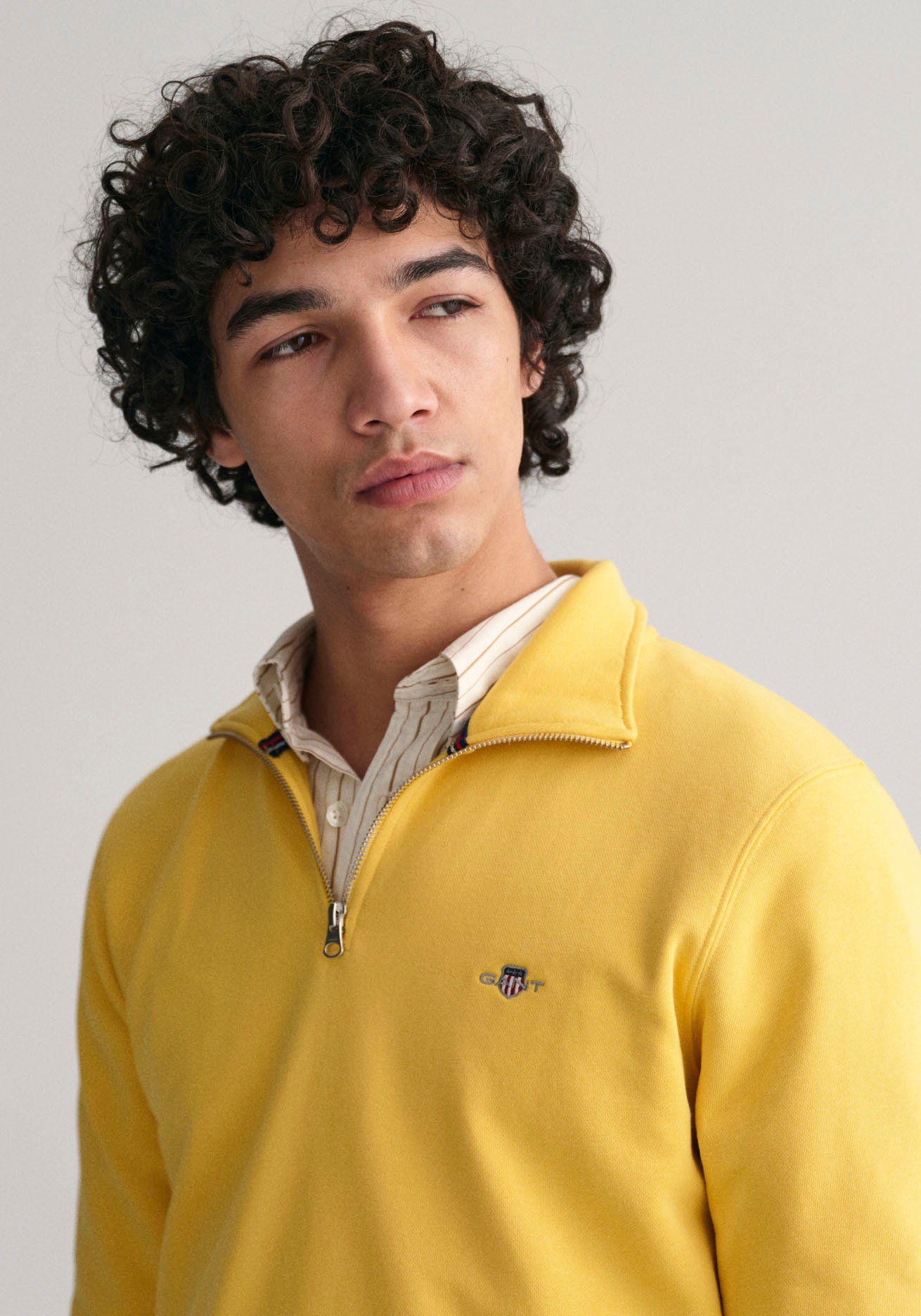 Gant Sweatshirt »REG SHIELD HALF ZIP SWEAT«, mit Logostickerei auf der  Brust bei ♕