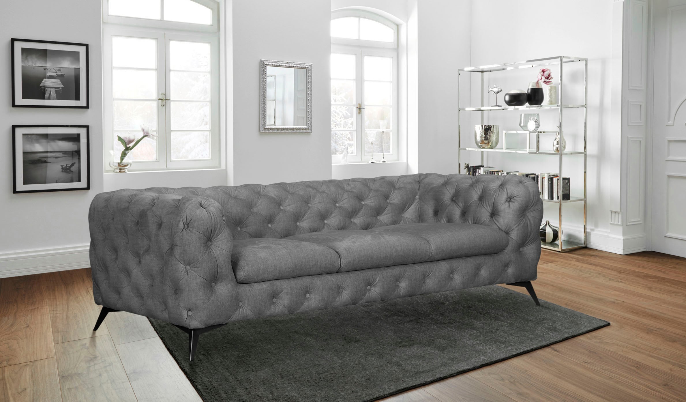 Leonique Chesterfield-Sofa »Glynis«, aufwändige Knopfheftung, moderne Chesterfield Optik, Fußfarbe wählbar